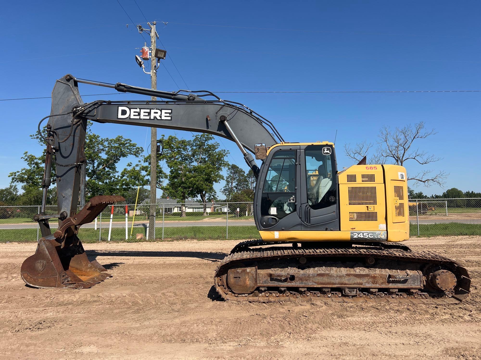 Photo of a 2016 John Deere 245