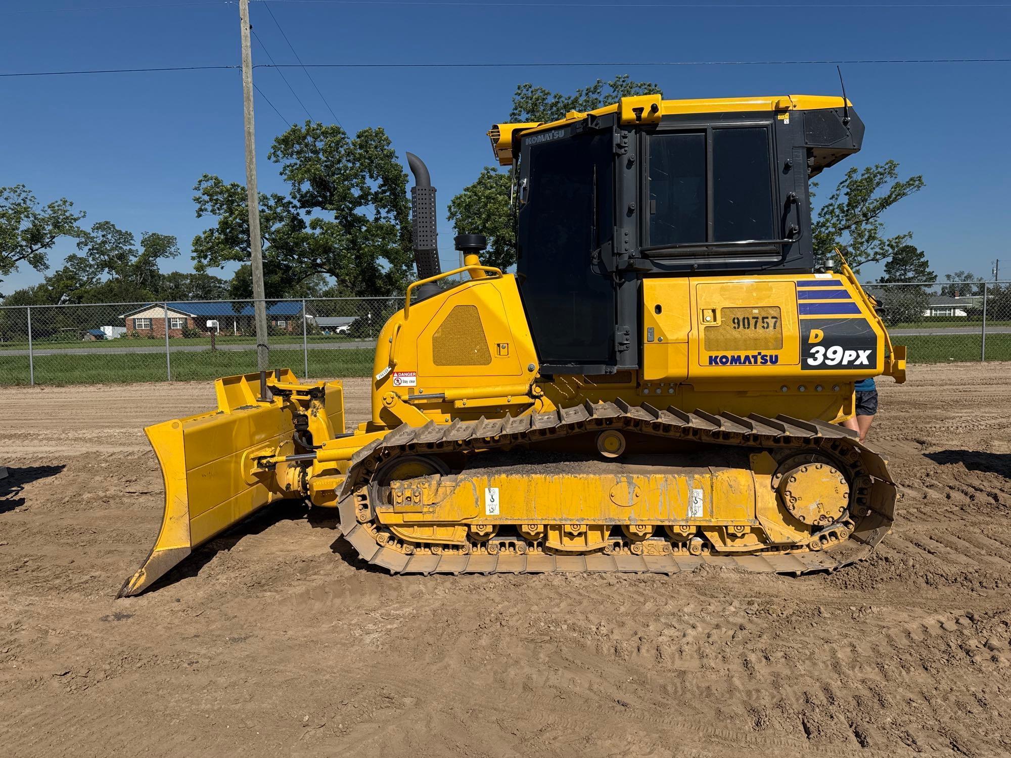 Photo of a  Komatsu D39PX