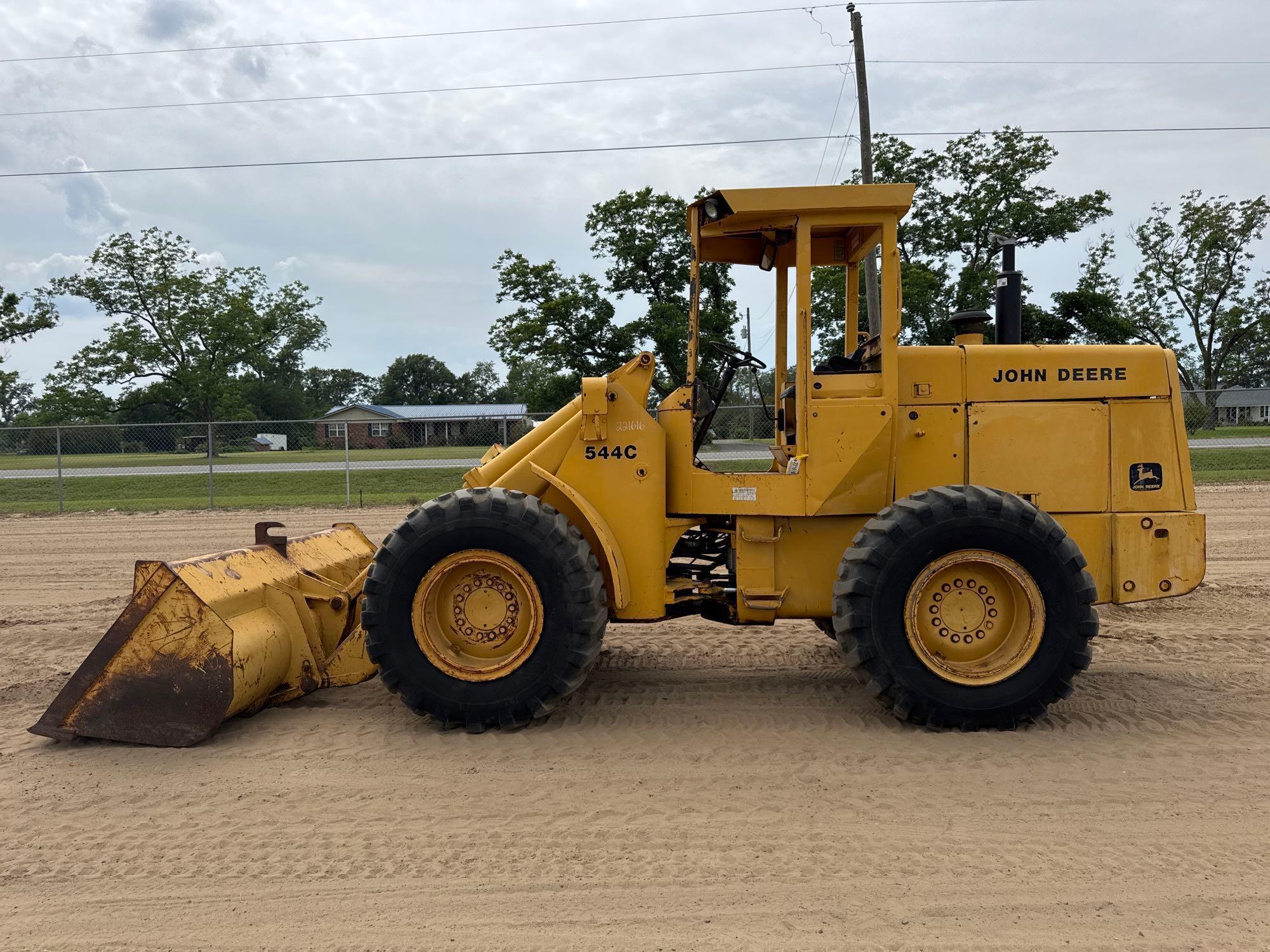 Photo of a  John Deere 544C 