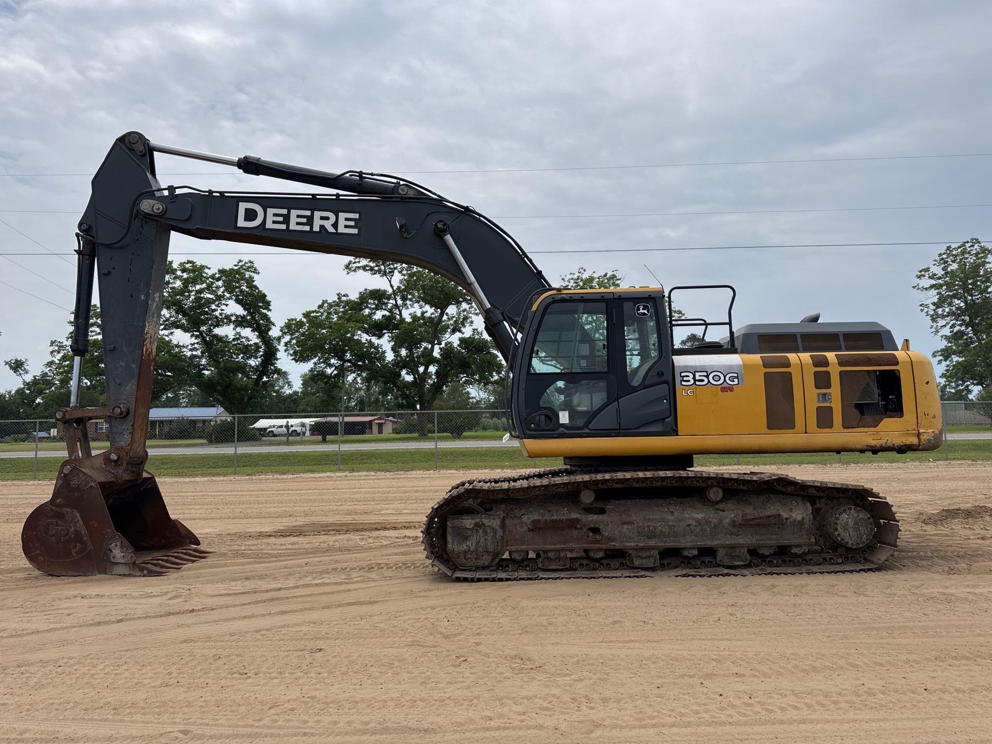 Photo of a 2017 John Deere 350G
