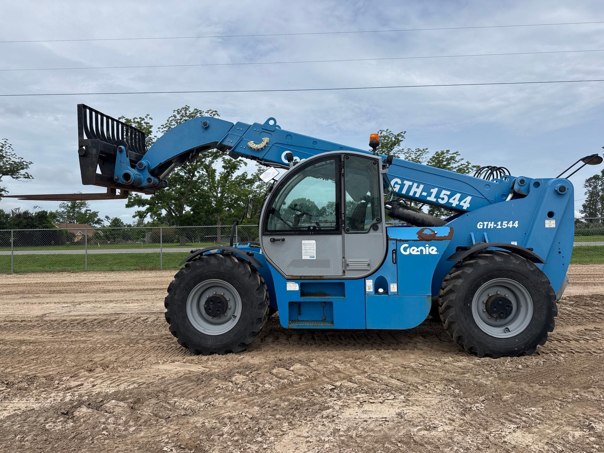 2014 GENIE GTH-1544 TELESCOPIC FORKLIFT