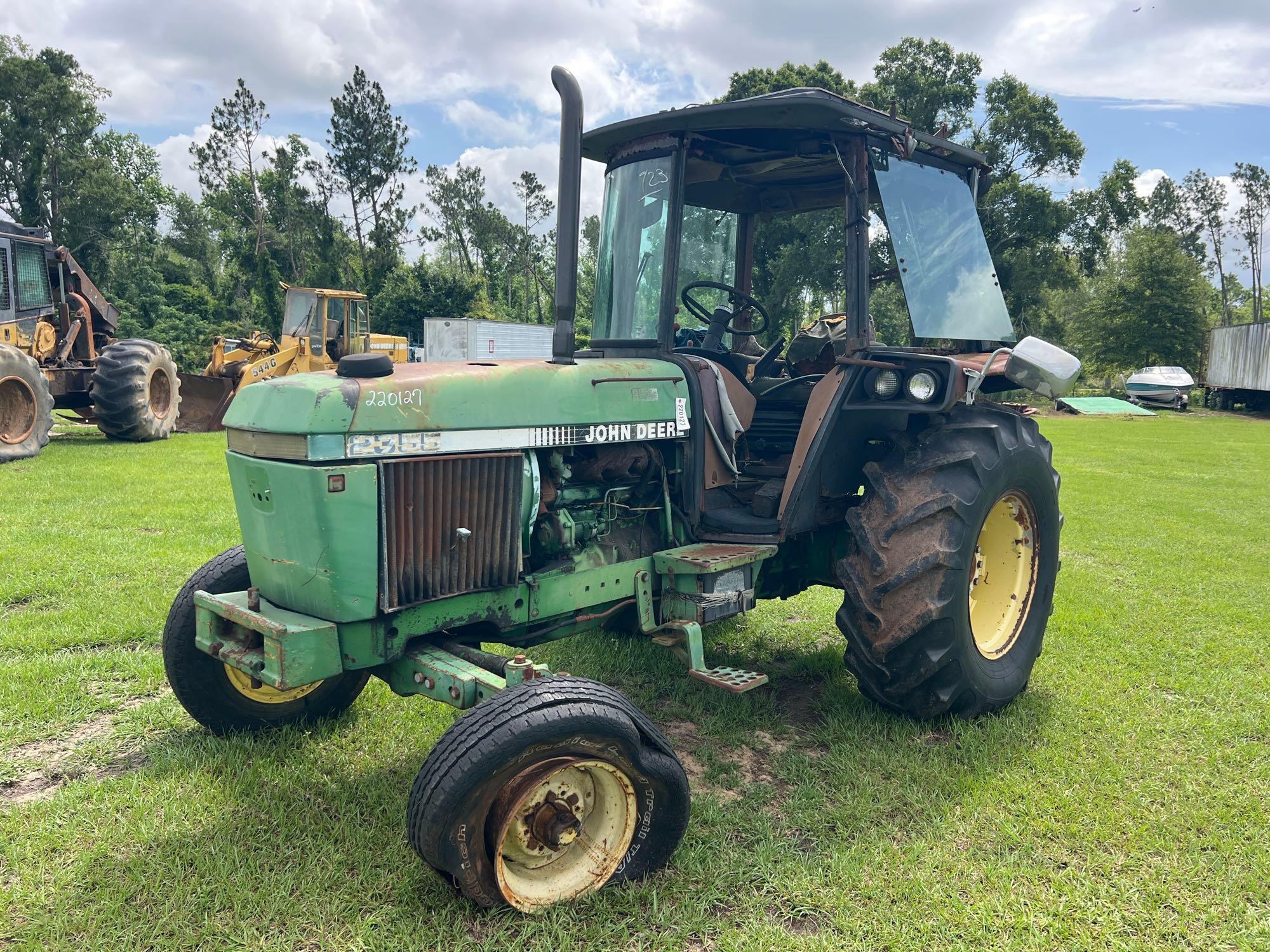 (INOP) JOHN DEERE 2355 TRACTOR