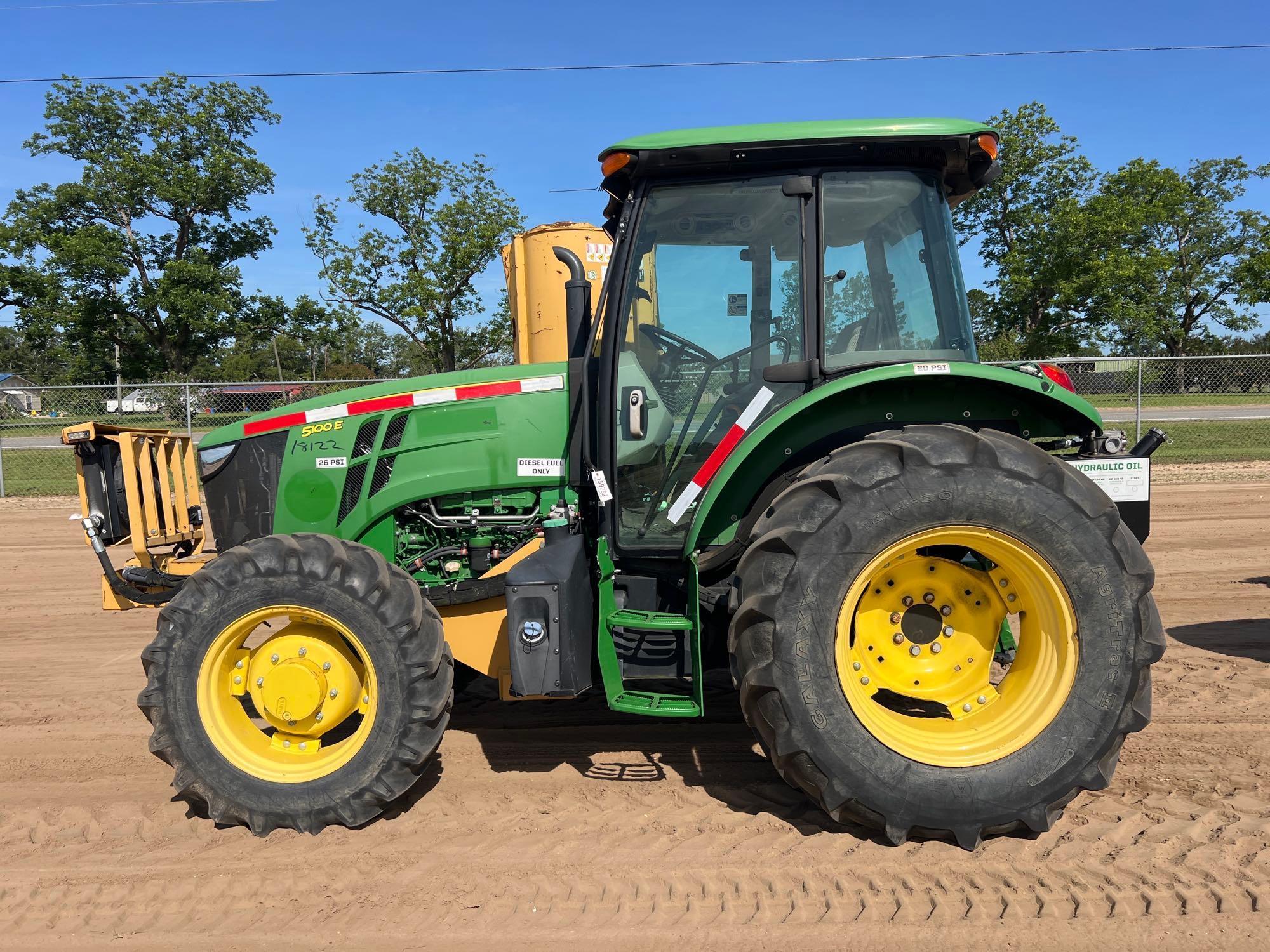 Photo of a  John Deere 5100E