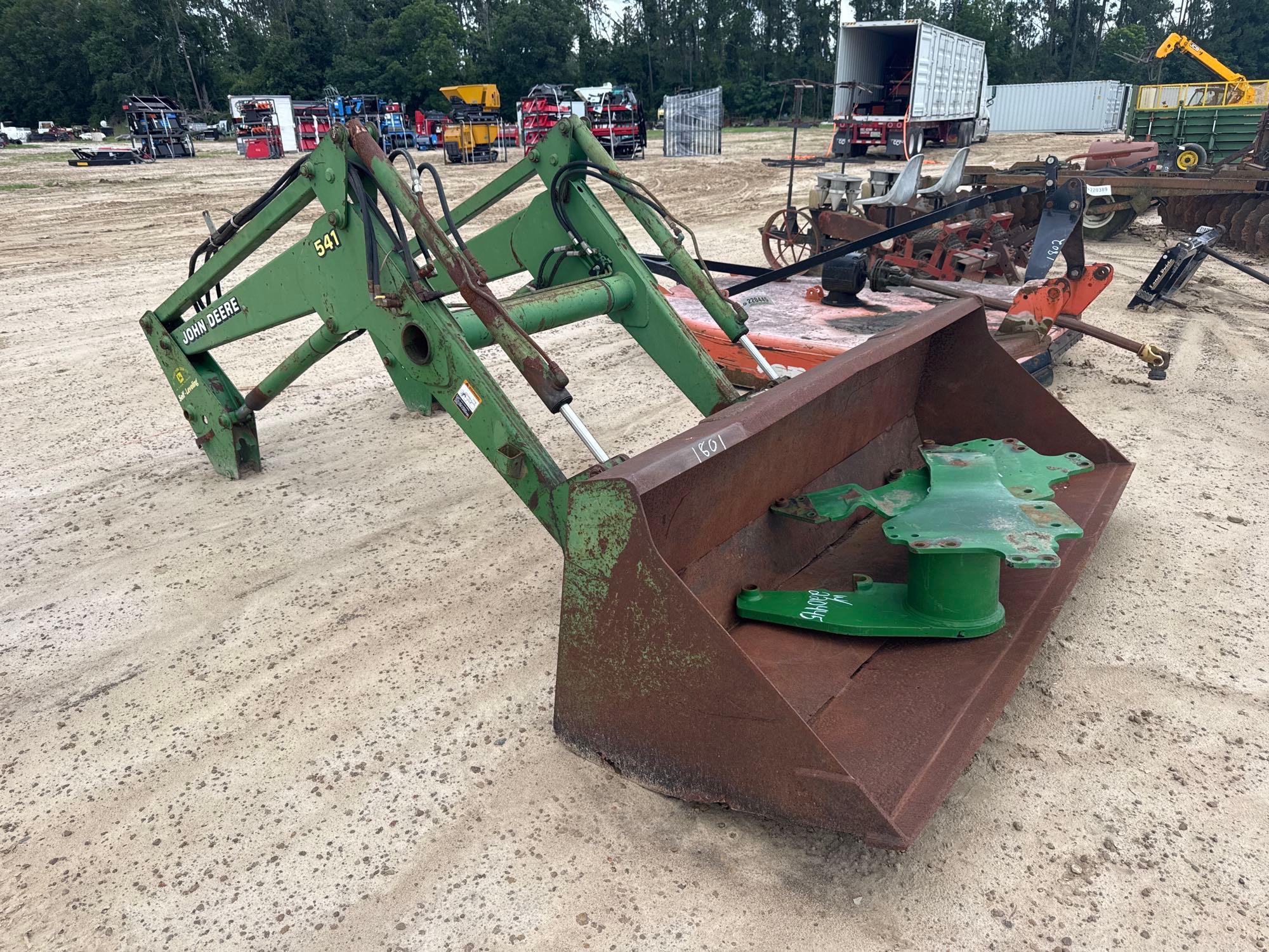 Photo of a  John Deere 541