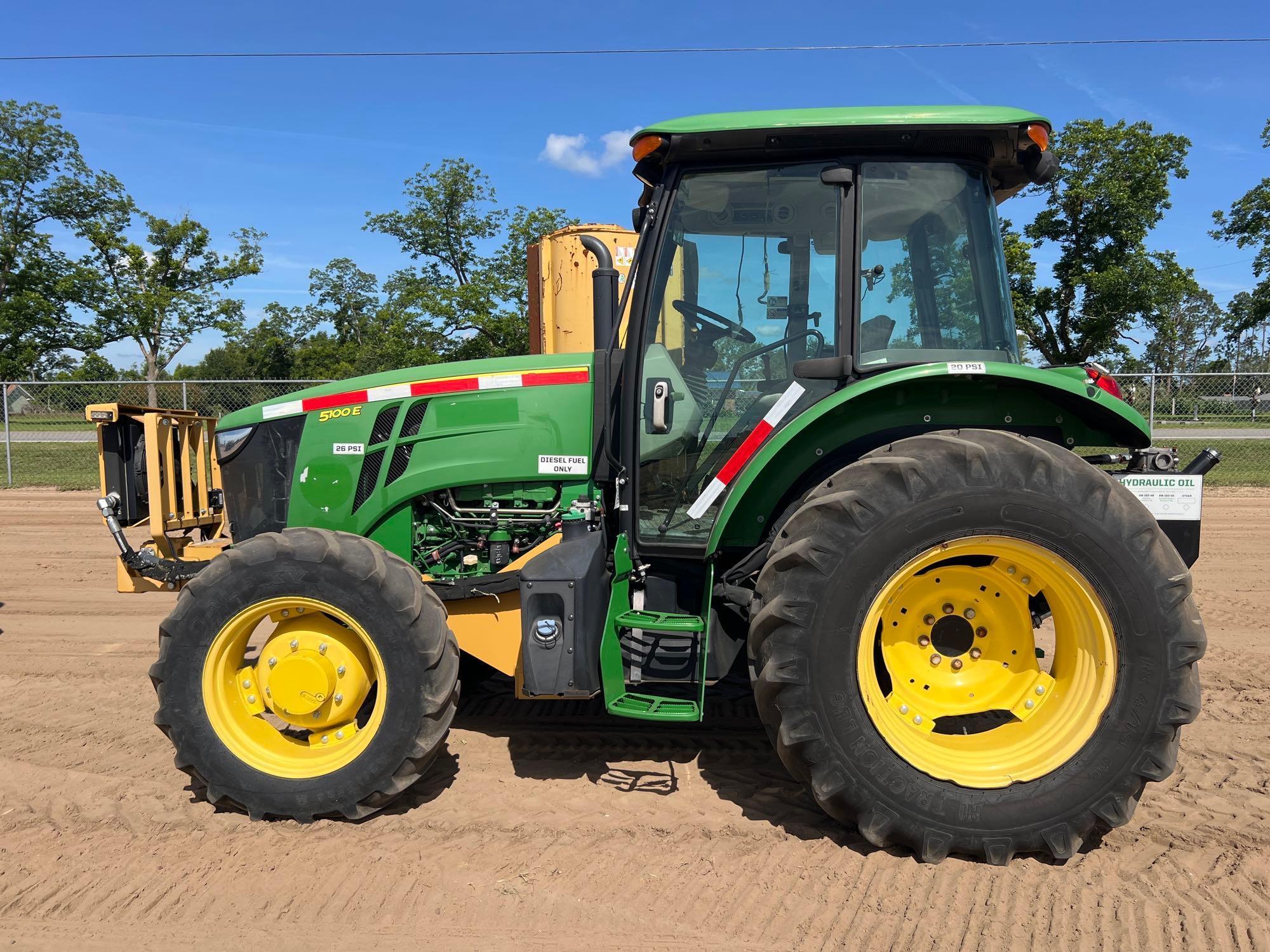 Photo of a  John Deere 5100E