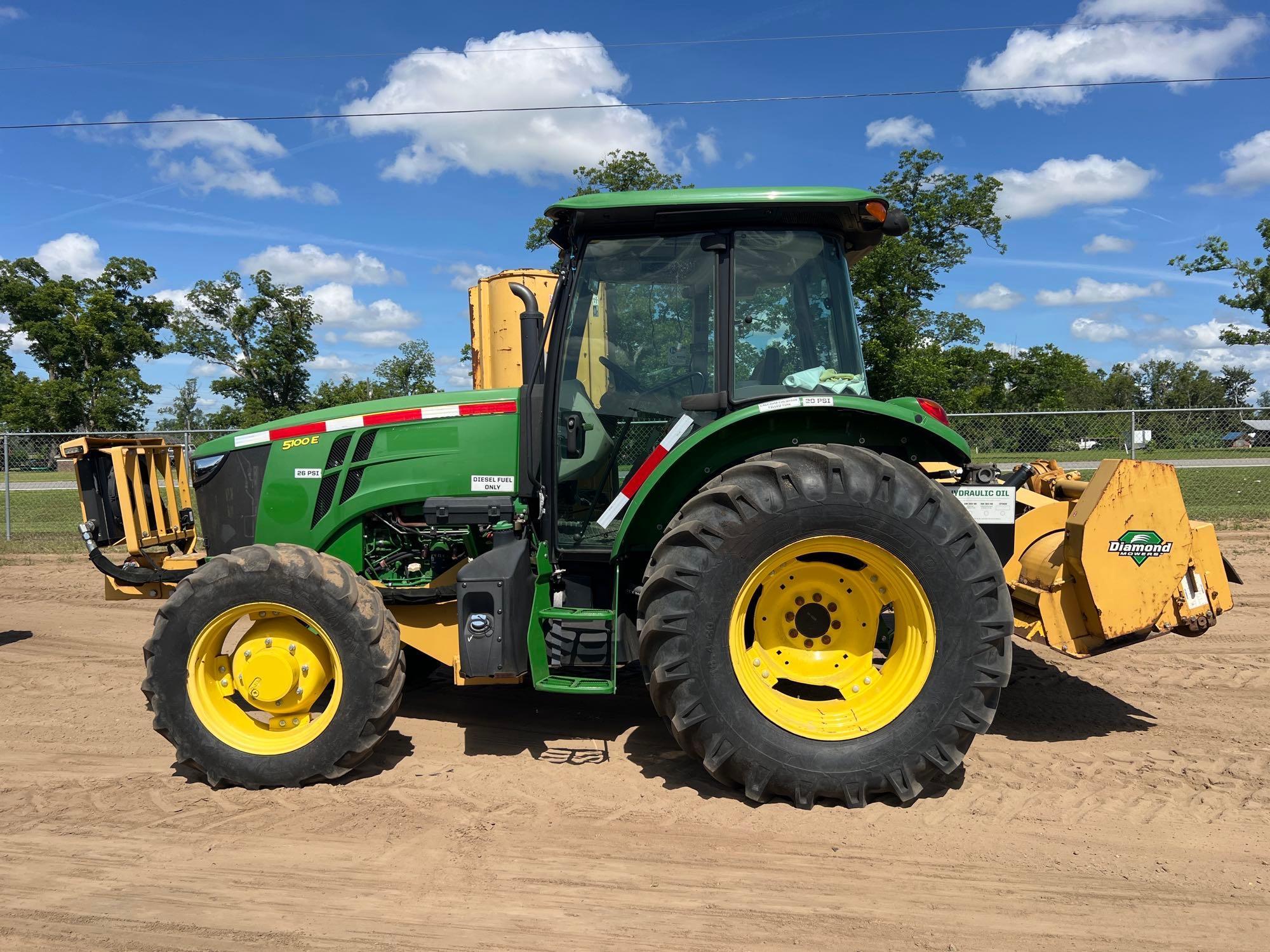Photo of a  John Deere 5100E