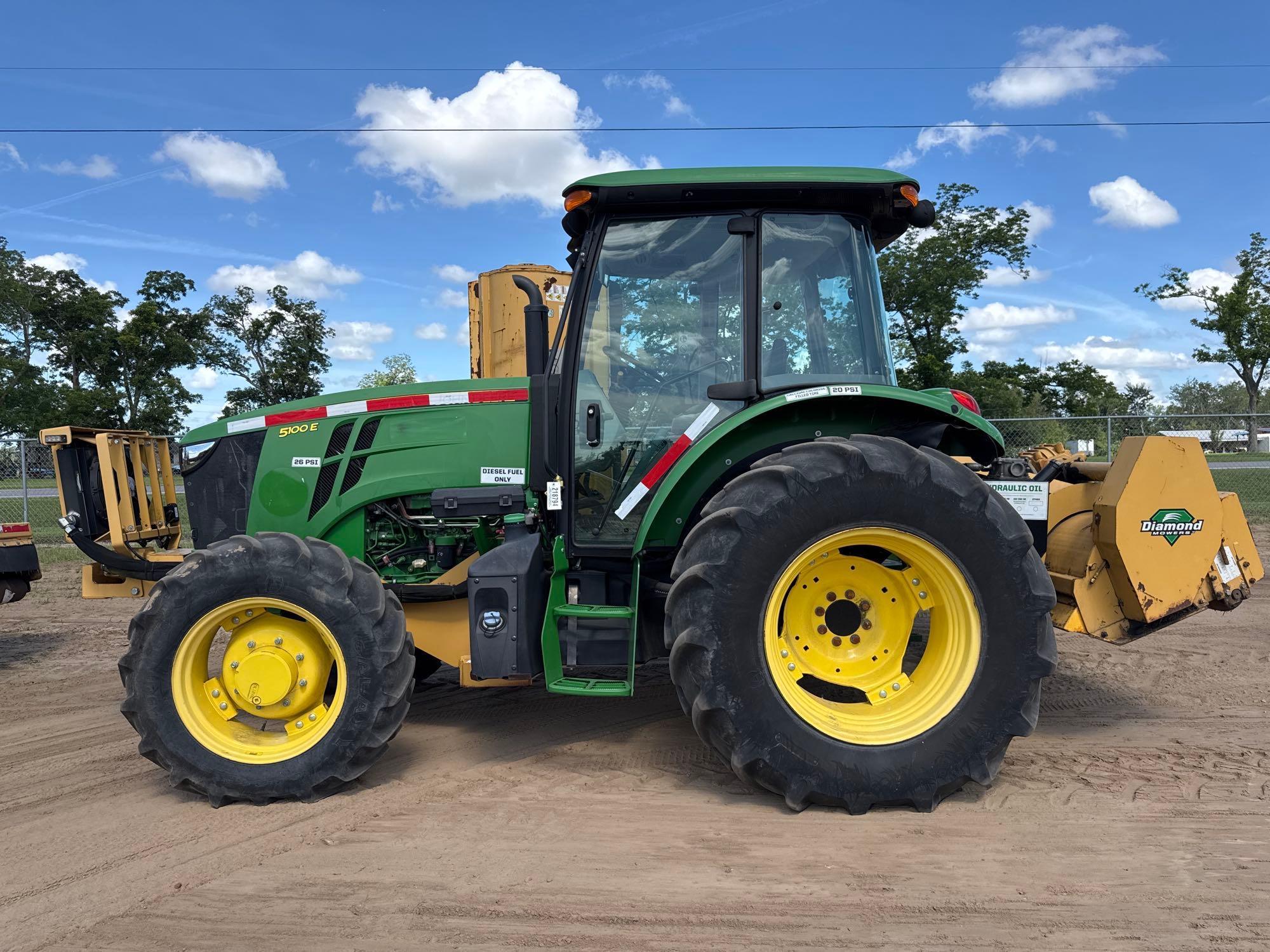 Photo of a  John Deere 5100E