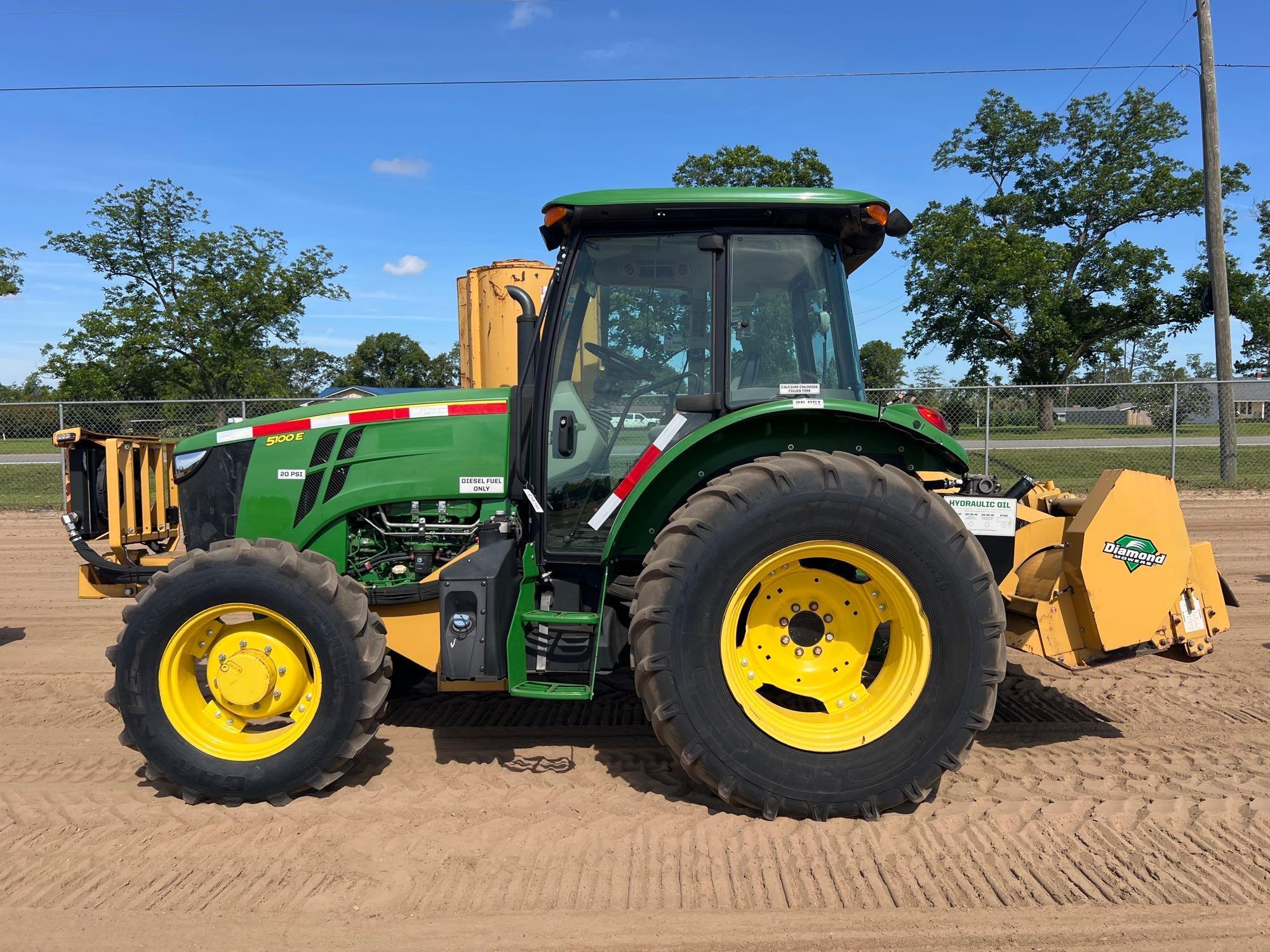 Photo of a  John Deere 5100E