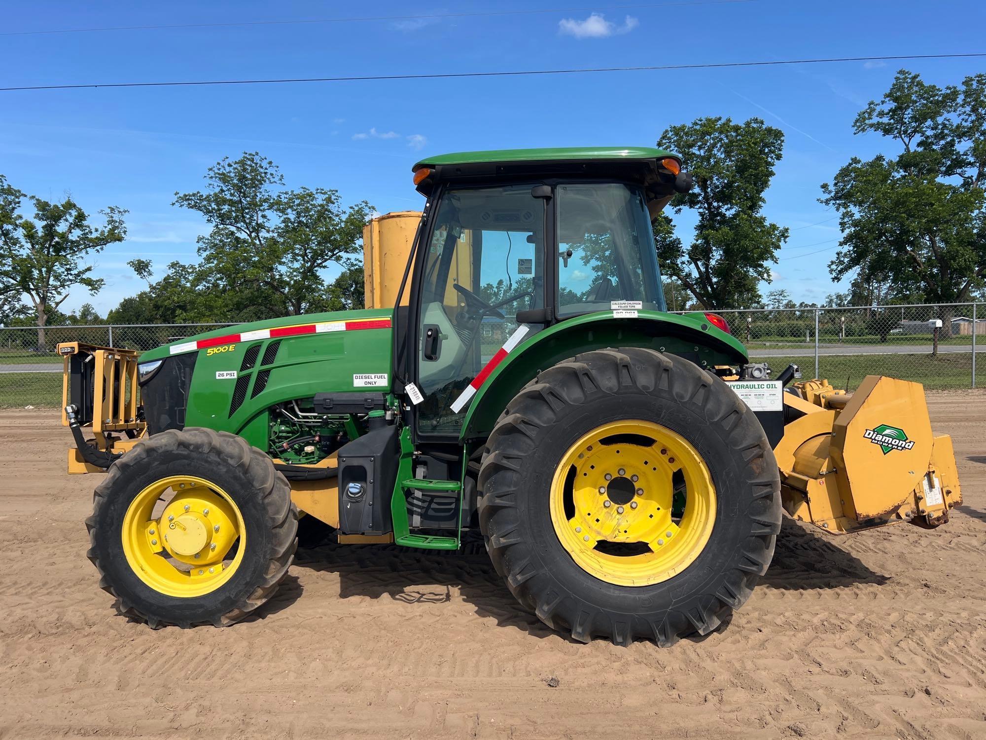 Photo of a  John Deere 5100E