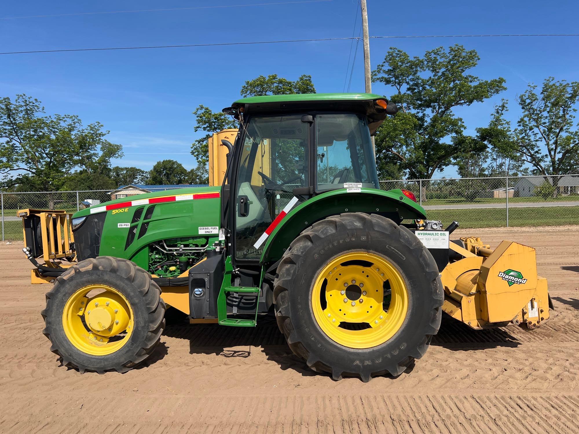 Photo of a  John Deere 5100E