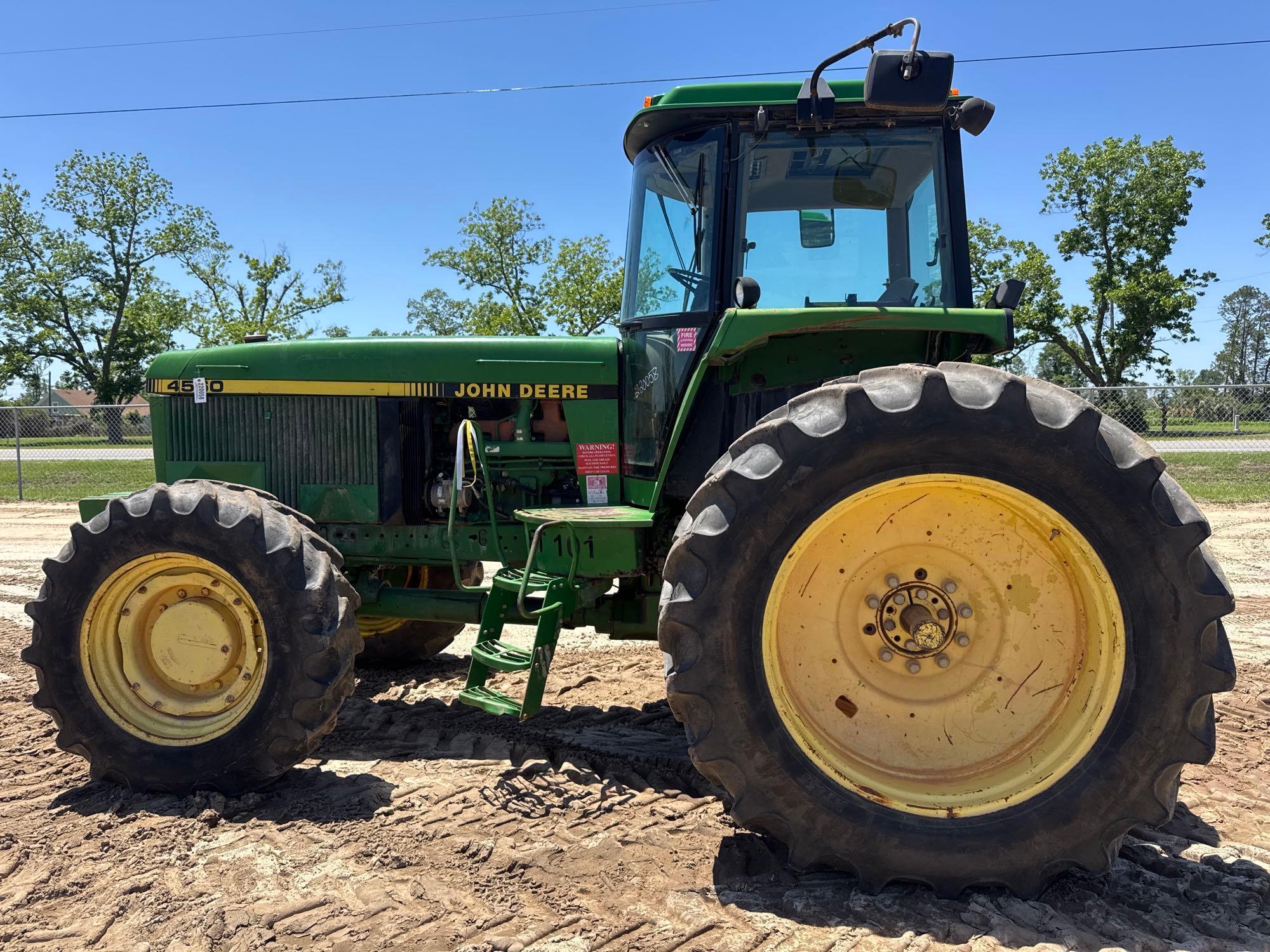 Photo of a  John Deere 4560