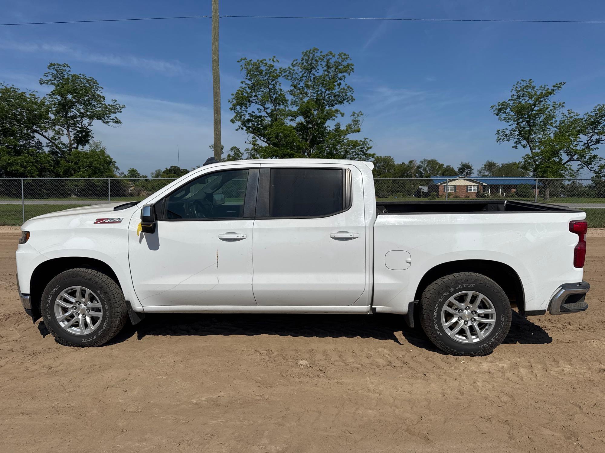 2019 CHEVROLET SILVERADO LT CREW CAB TRUCK