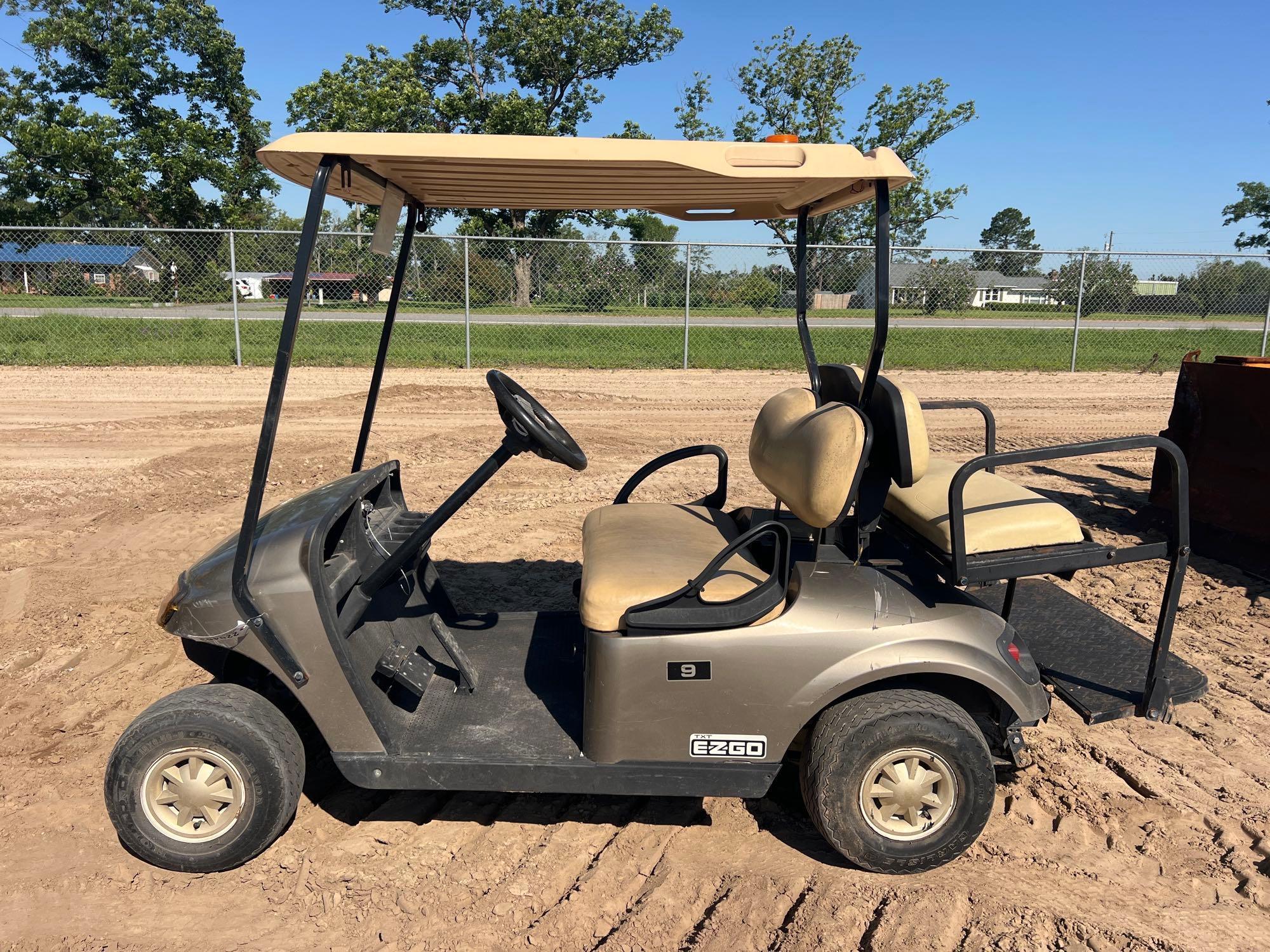 EZ-GO GAS GOLF CART