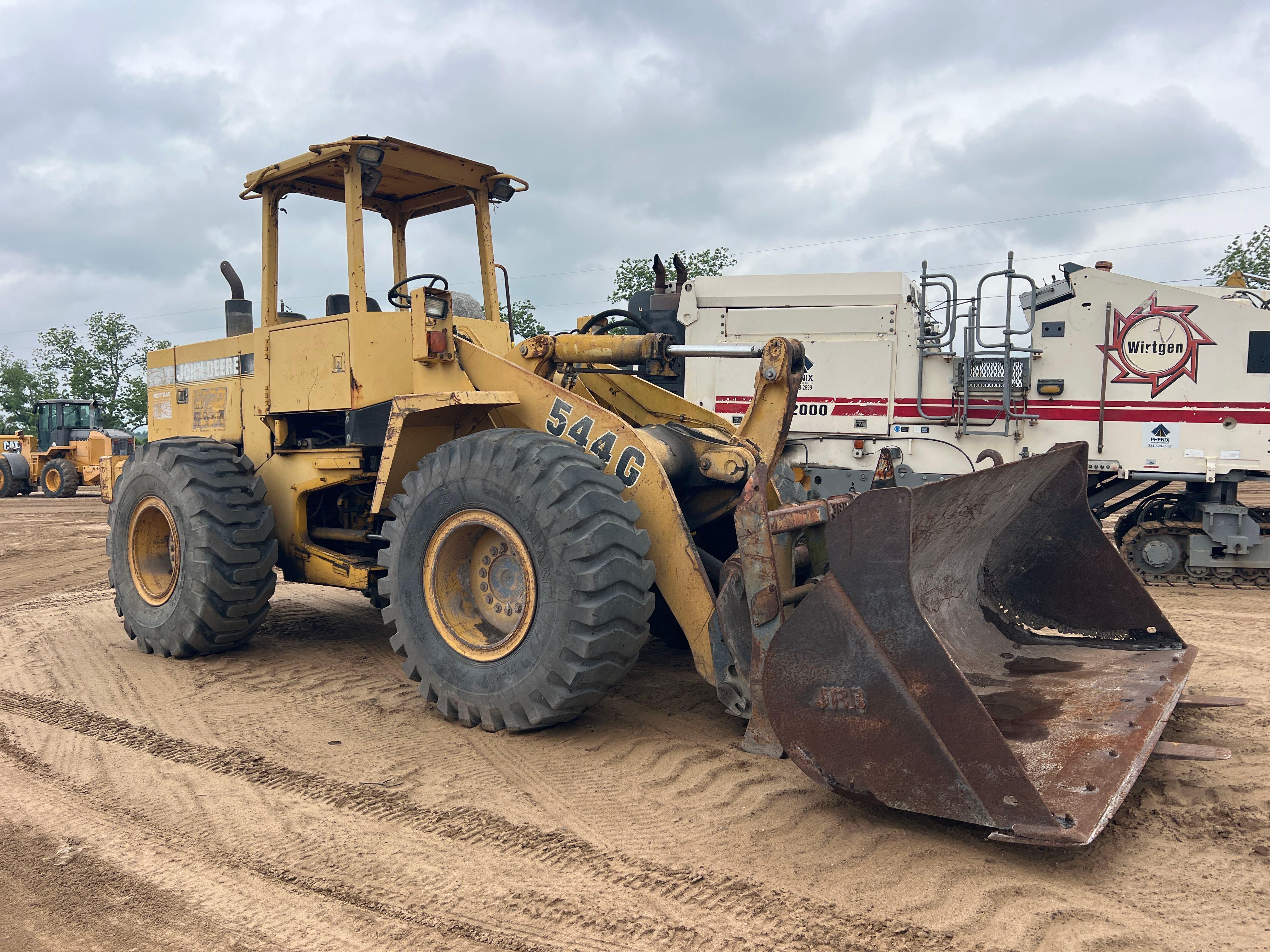  John Deere 544G