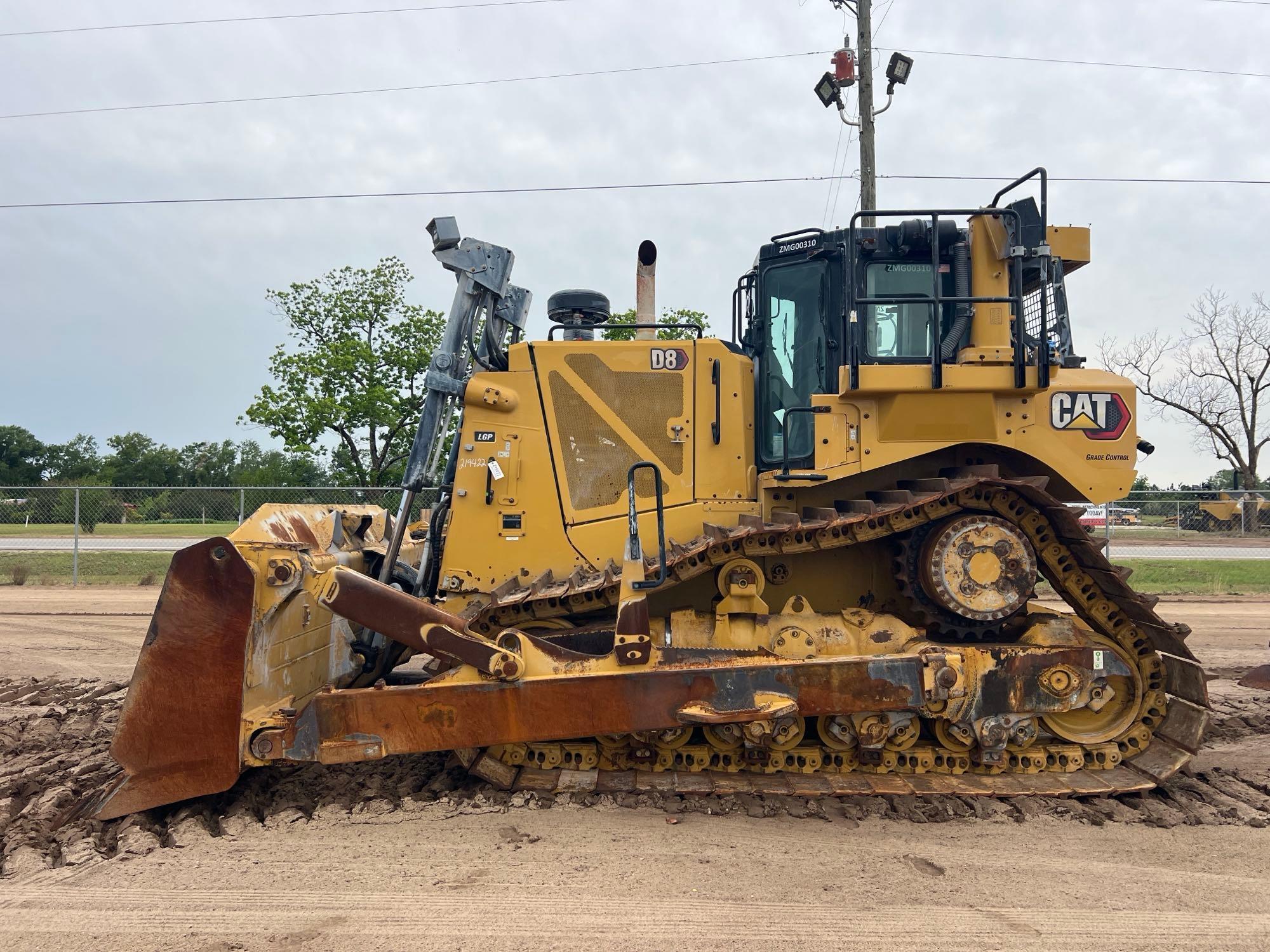 Photo of a  Caterpillar D8