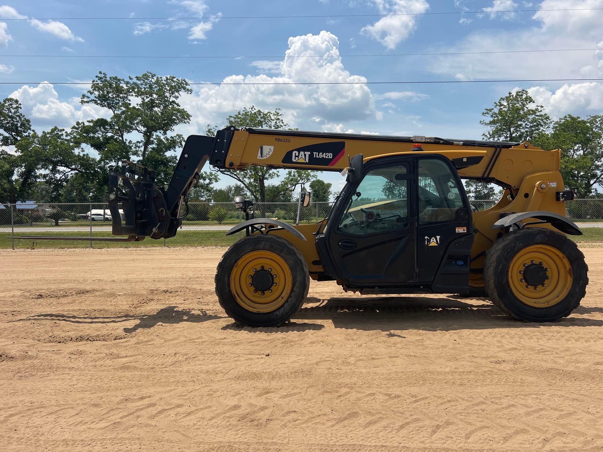 Photo of a  Caterpillar TL642