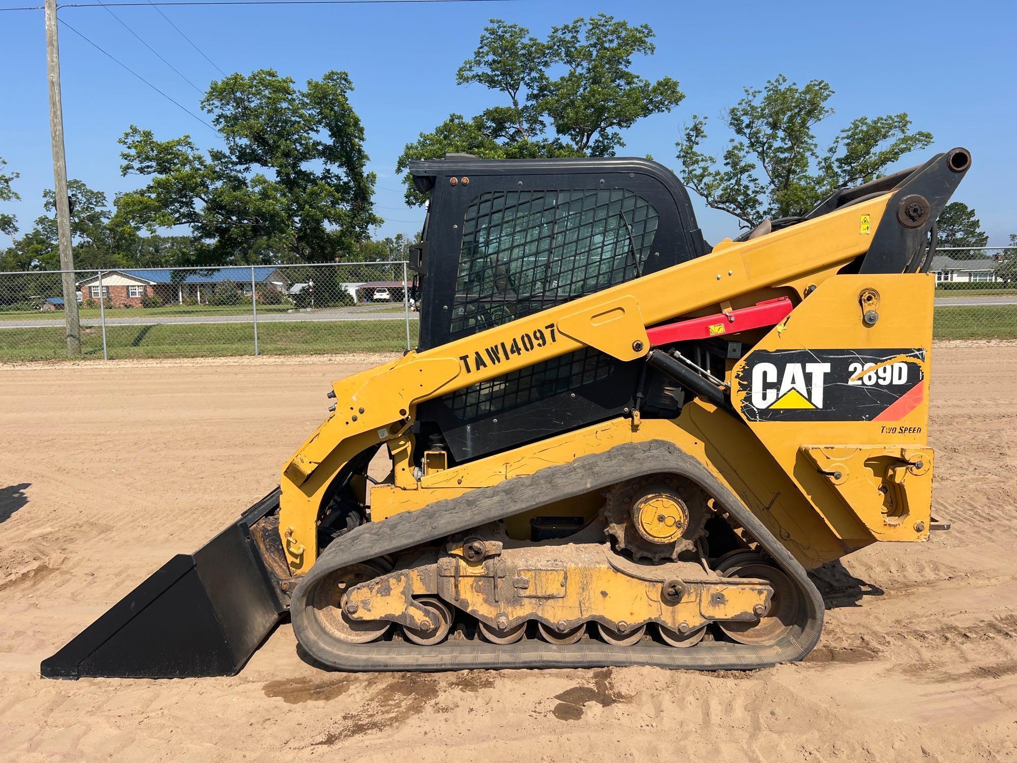 Photo of a  Caterpillar 289D