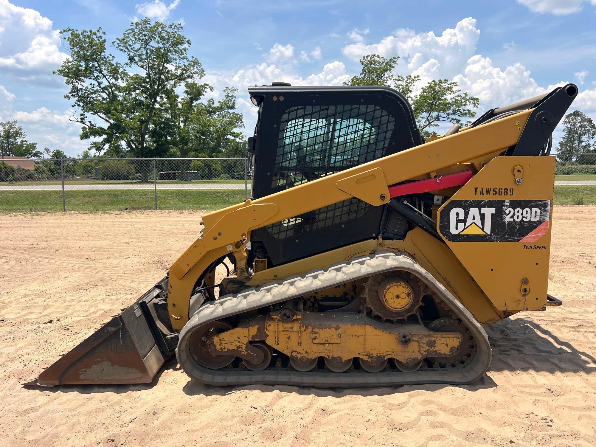 Photo of a  Caterpillar 289D