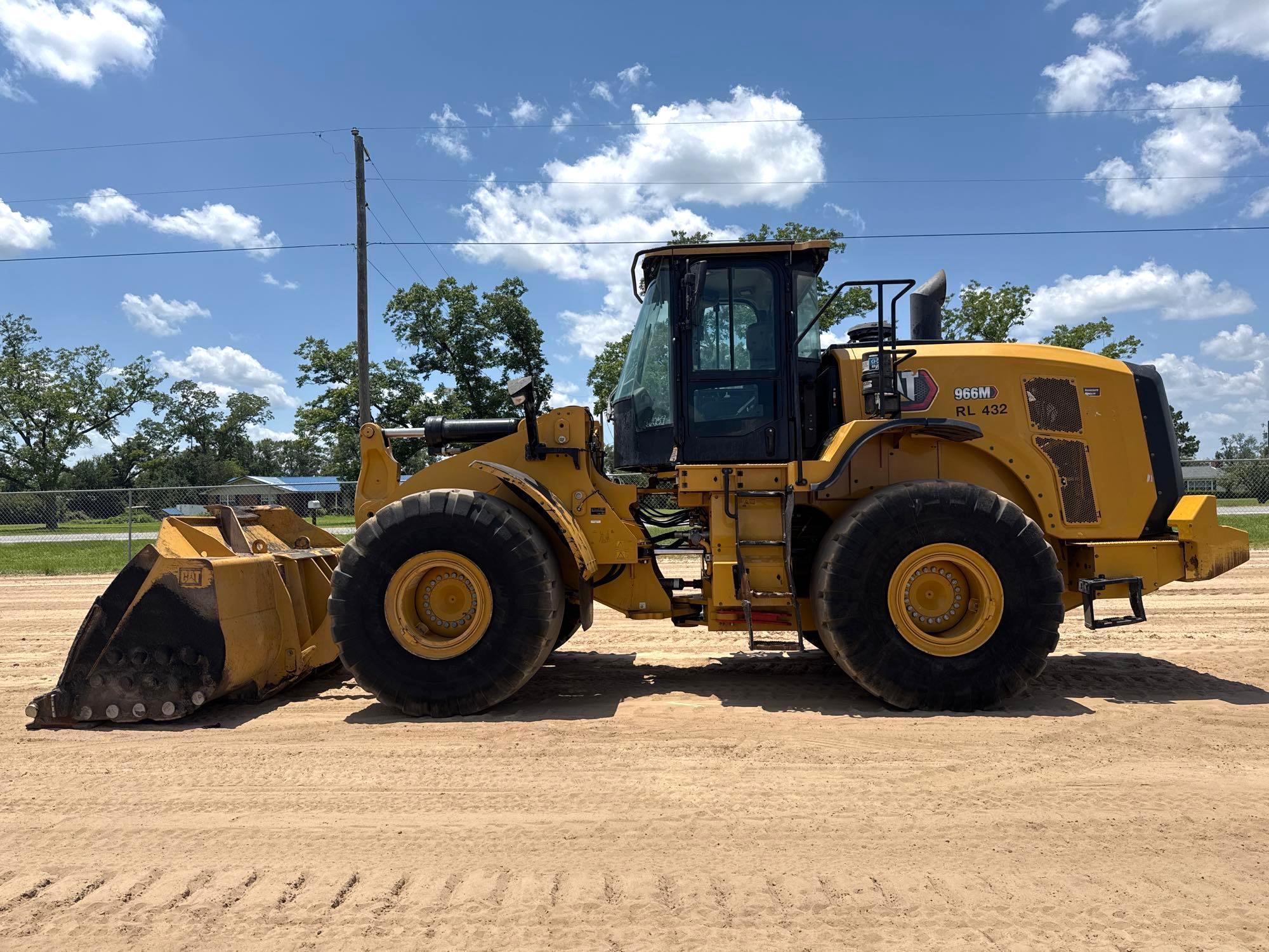 Photo of a  Caterpillar 966M