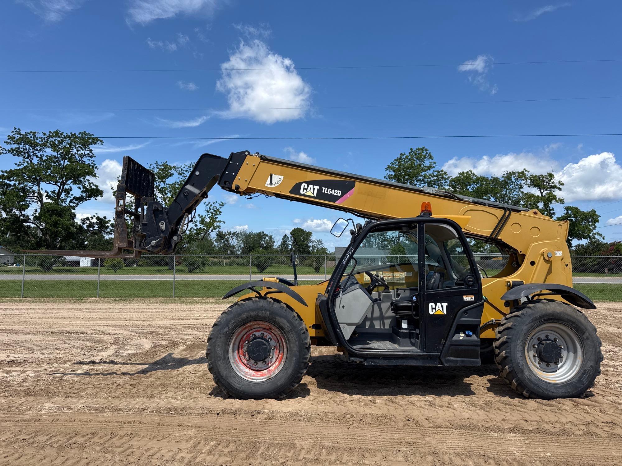 Photo of a  Caterpillar TL642