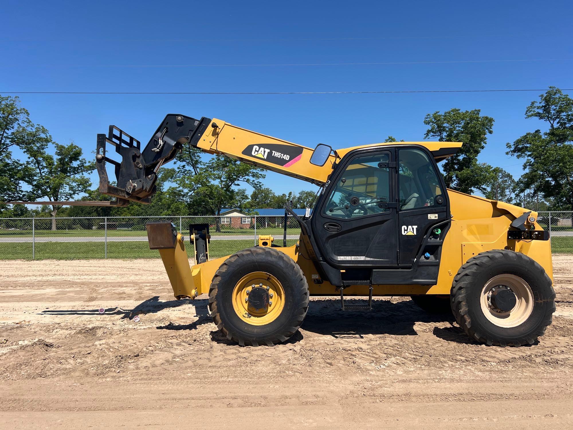 Photo of a  Caterpillar TH514