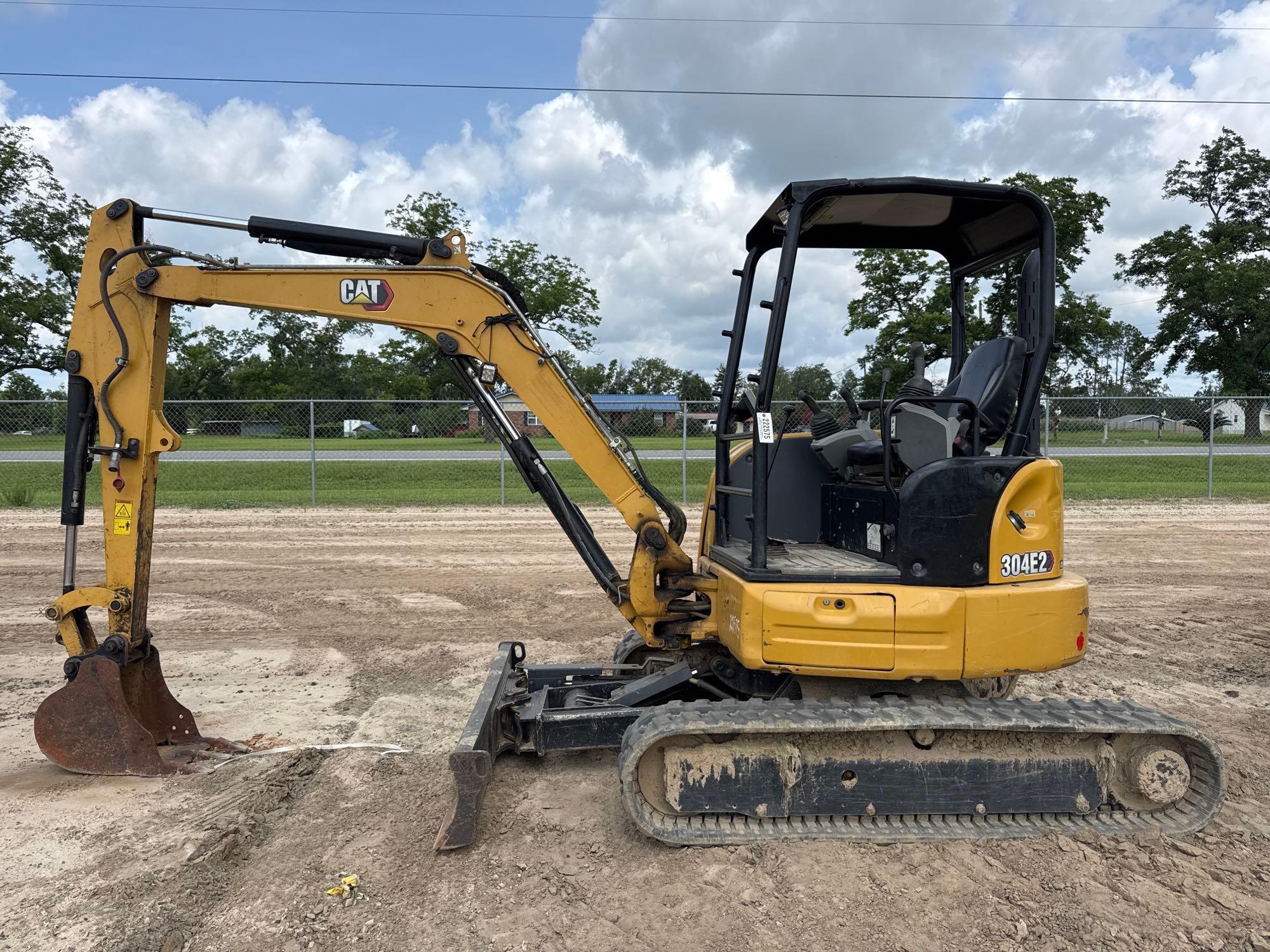 Photo of a  Caterpillar 304E CR