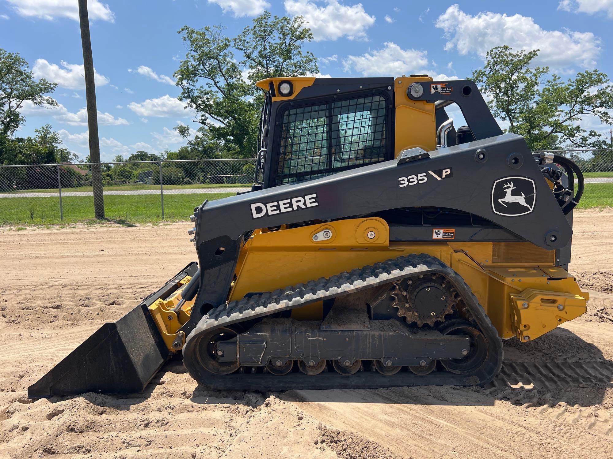 Photo of a  John Deere 335
