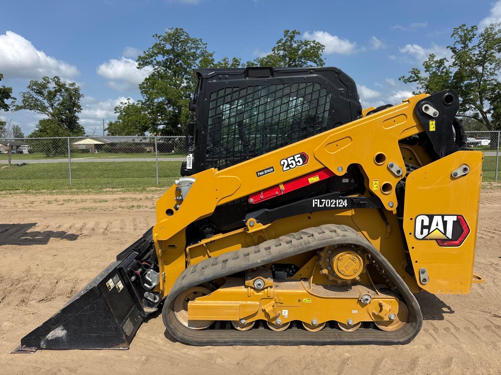 Photo of a  Caterpillar 255
