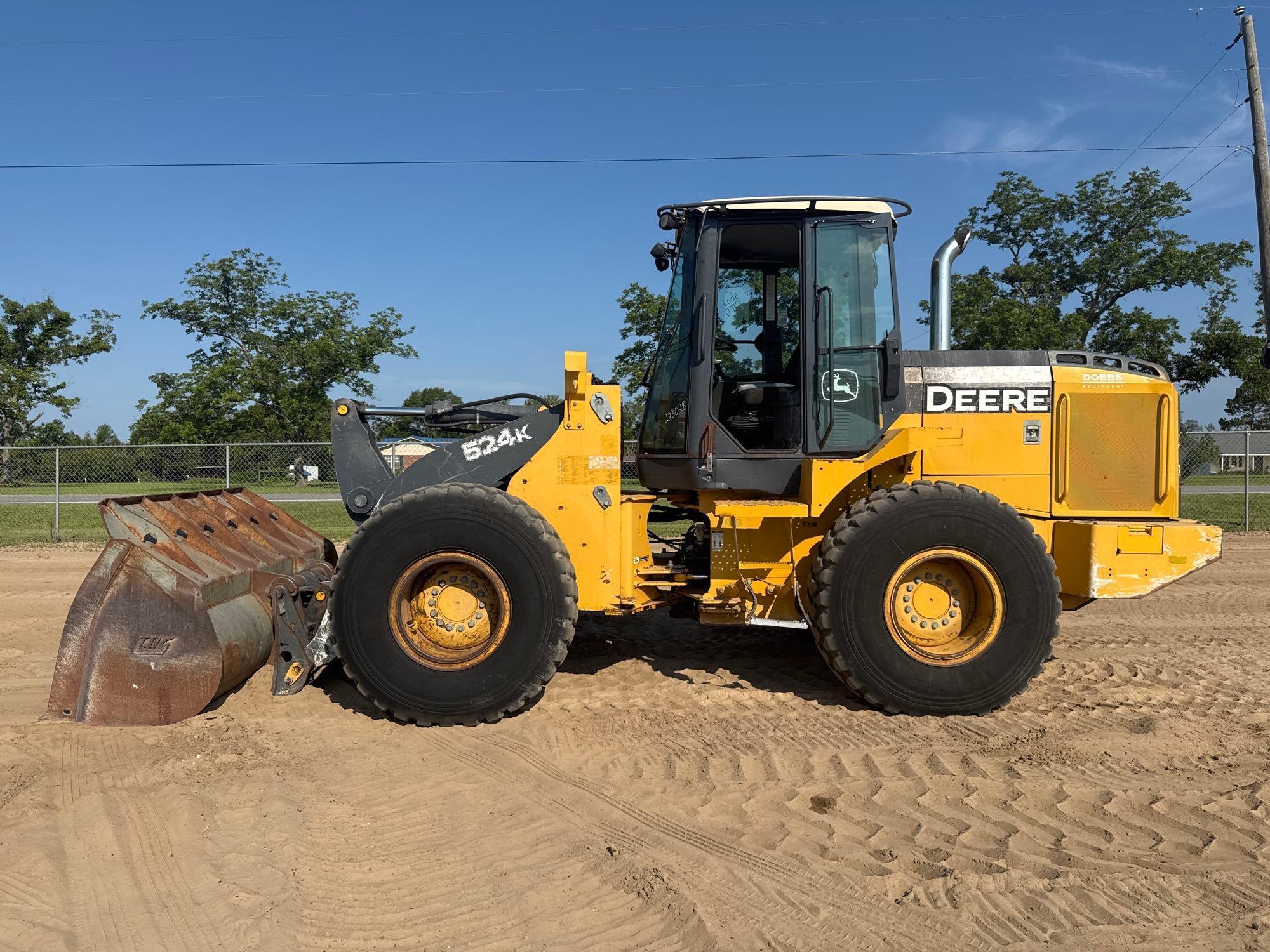 Photo of a  John Deere 524K