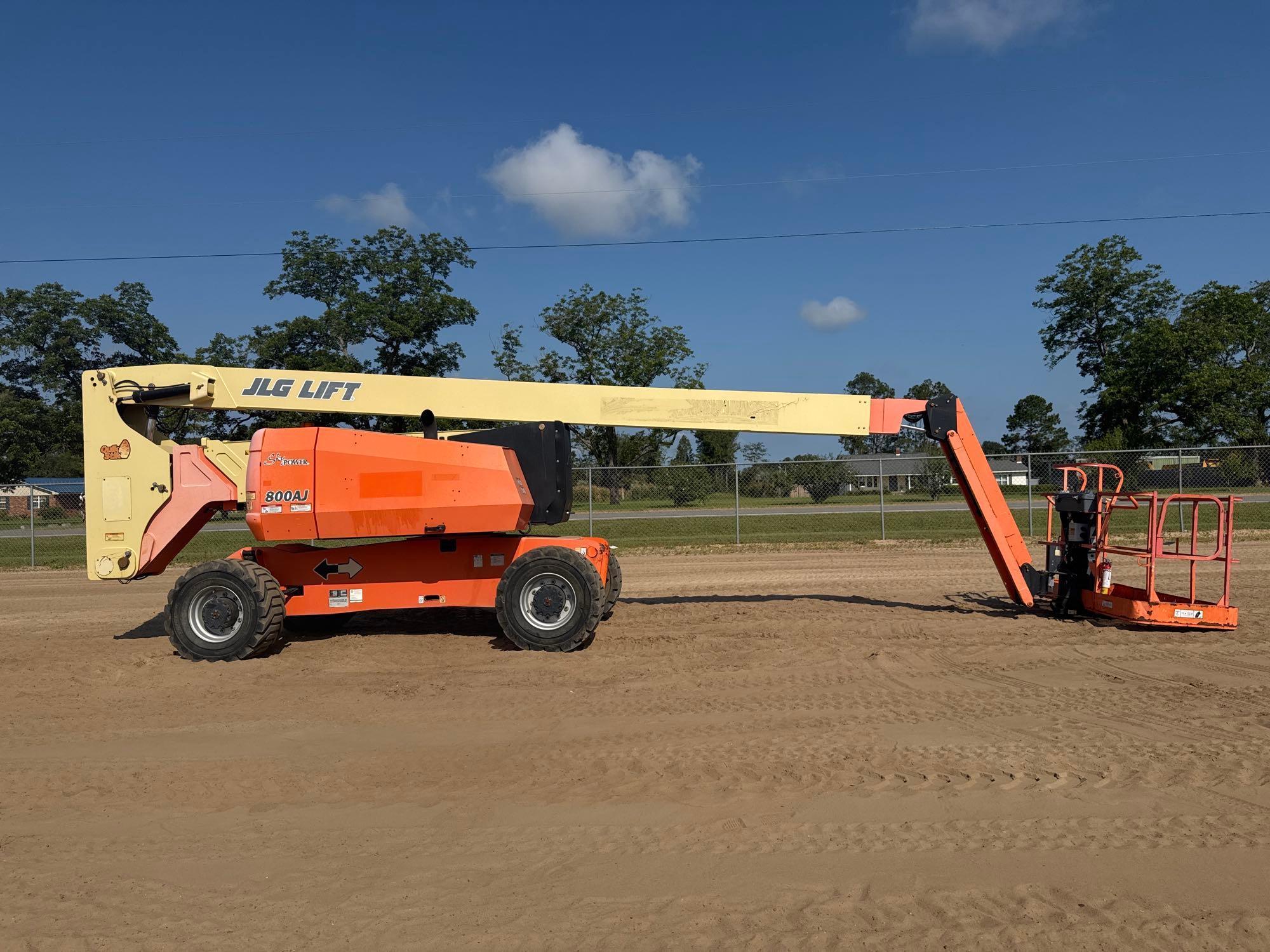 Photo of a  JLG 800AJ