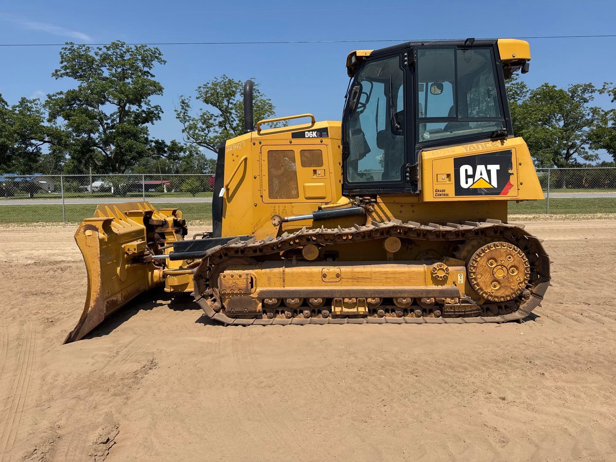 Photo of a 2020 Caterpillar D6K2 XL