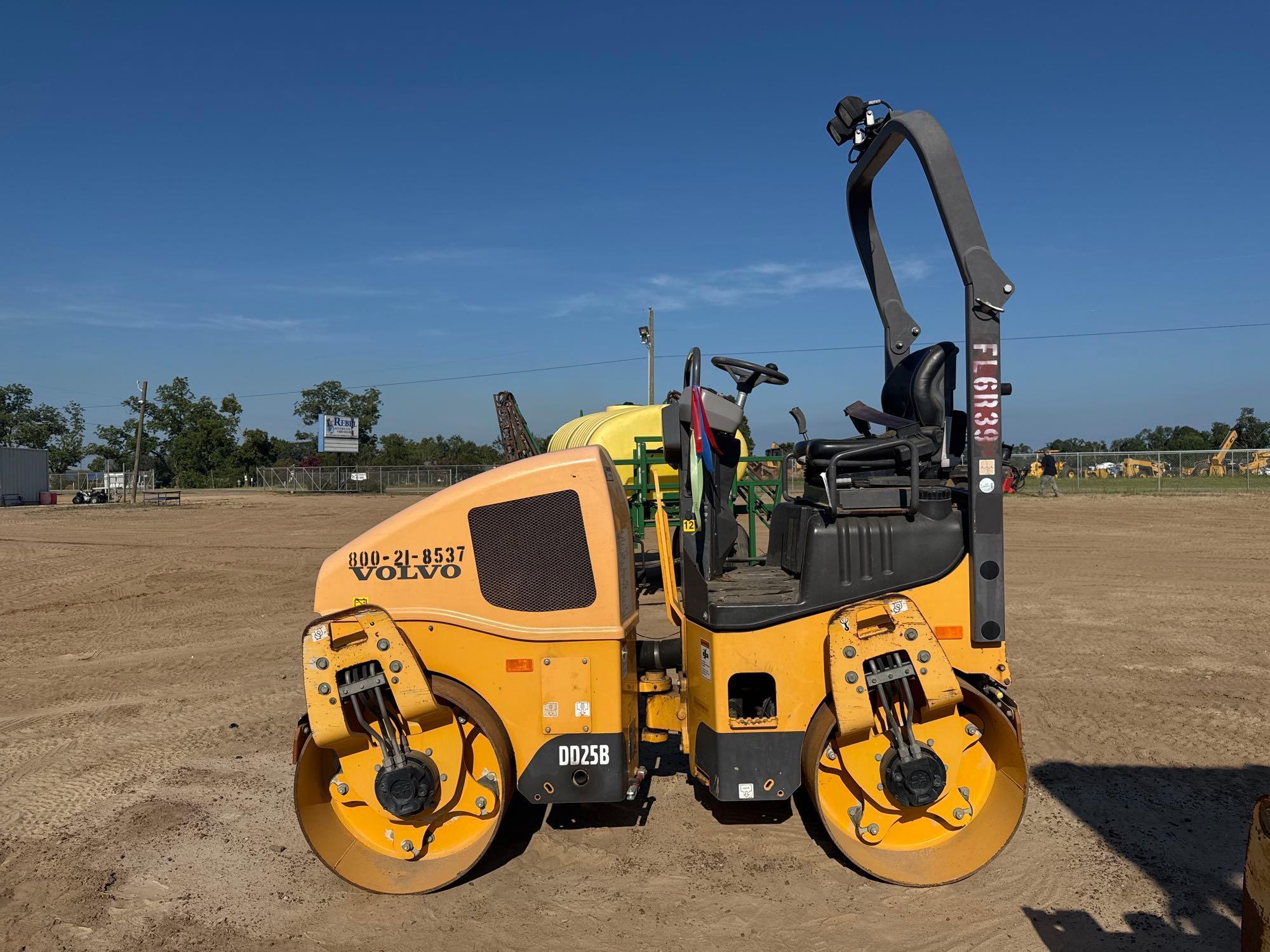 Photo of a 2018 Volvo DD25W