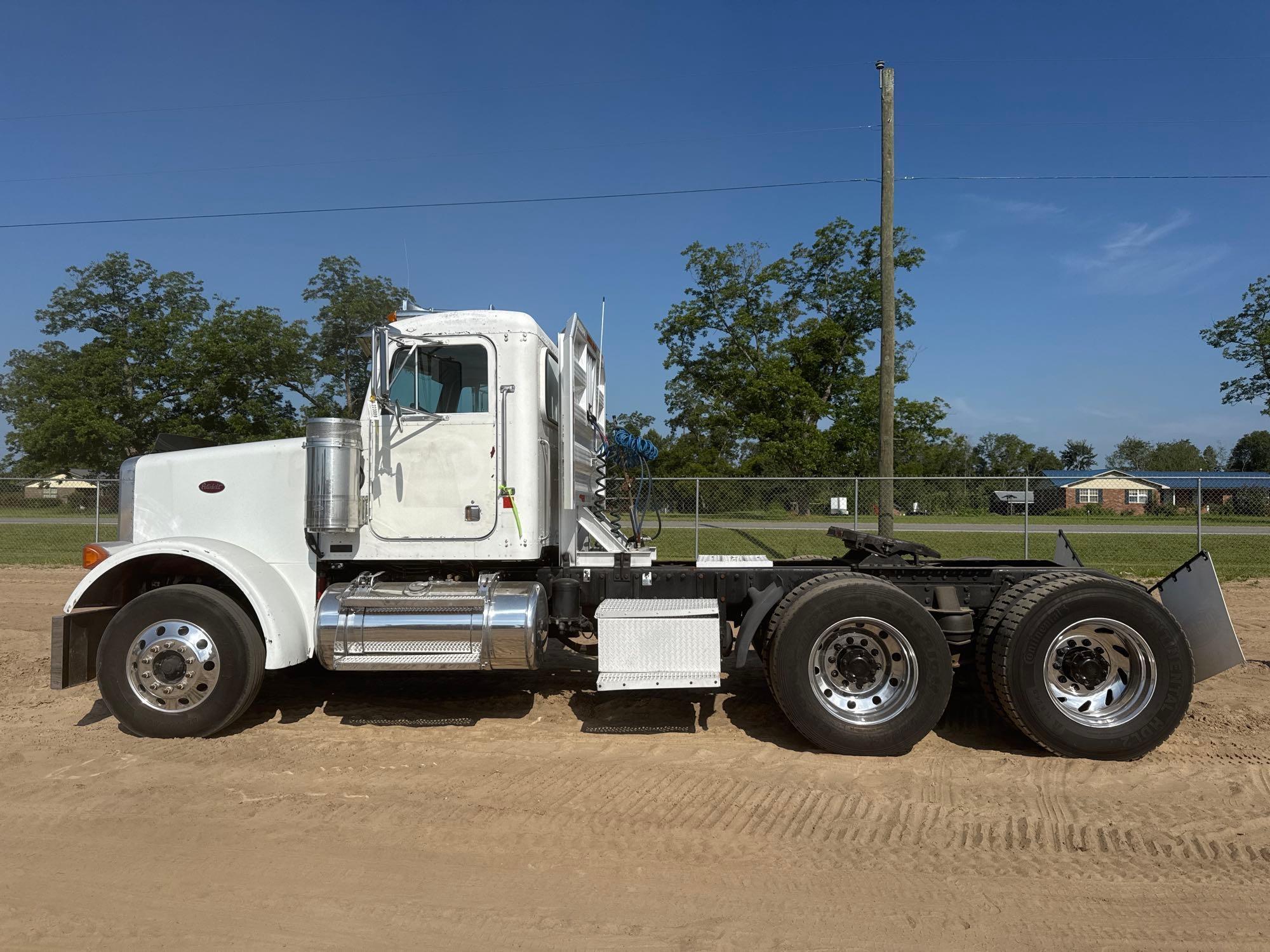 2001 PETERBILT 378 DAY CAB ROAD TRACTOR