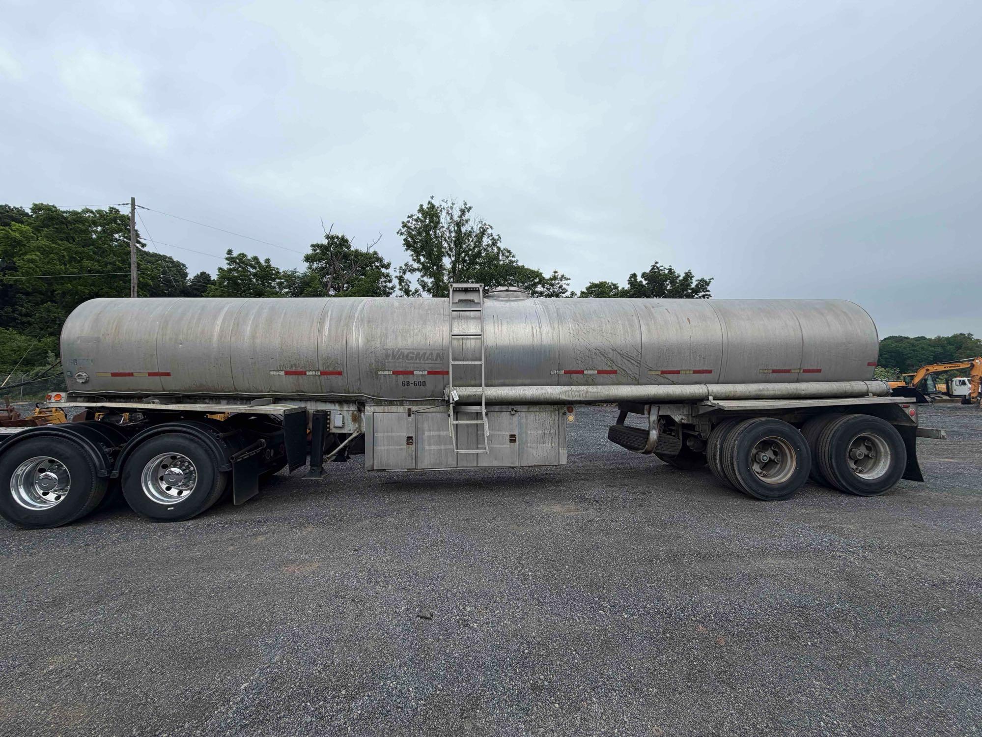 1973 HEIL 4500 GALLON T304 SS TANKER TRAILER