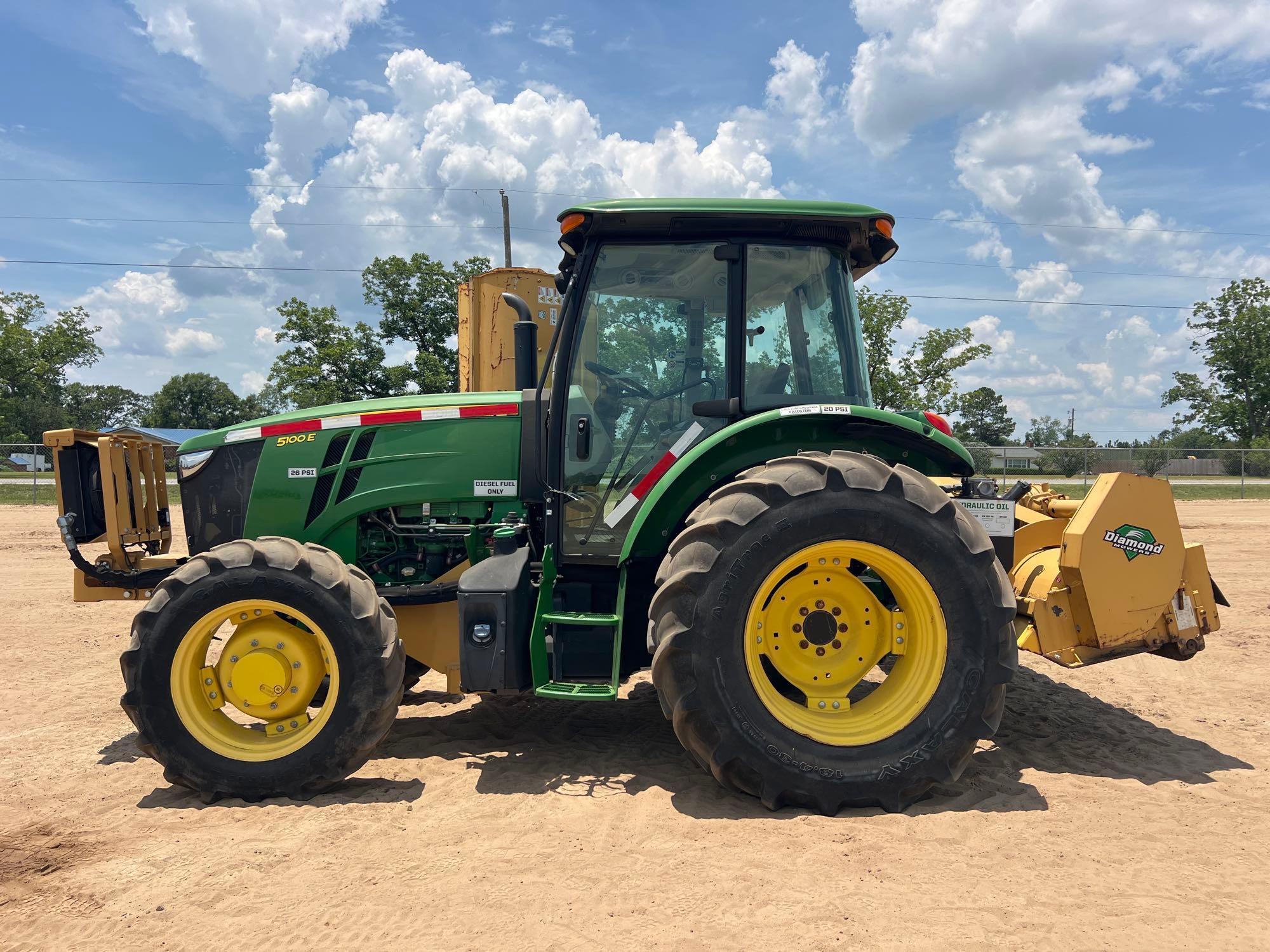 Photo of a  John Deere 5100E