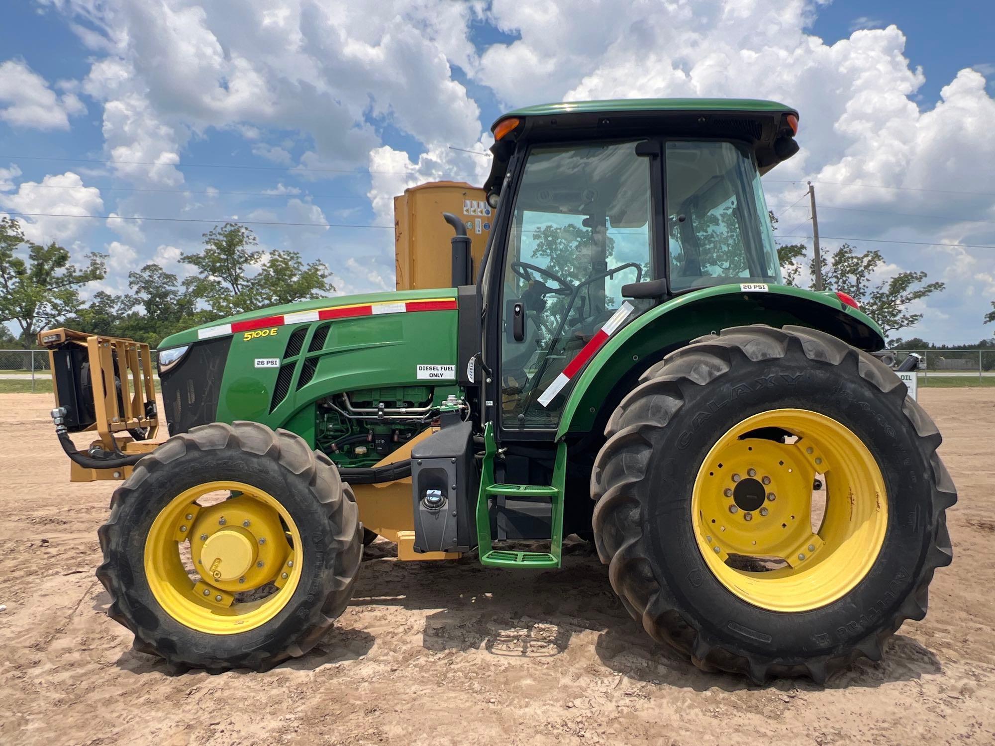 Photo of a  John Deere 5100E