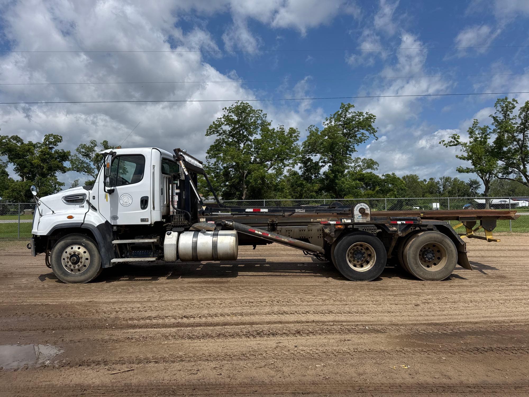 2019 FREIGHTLINER 114SD ROLL OFF TRUCK