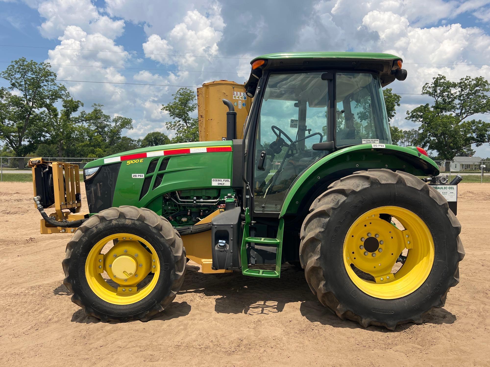  John Deere 5100E