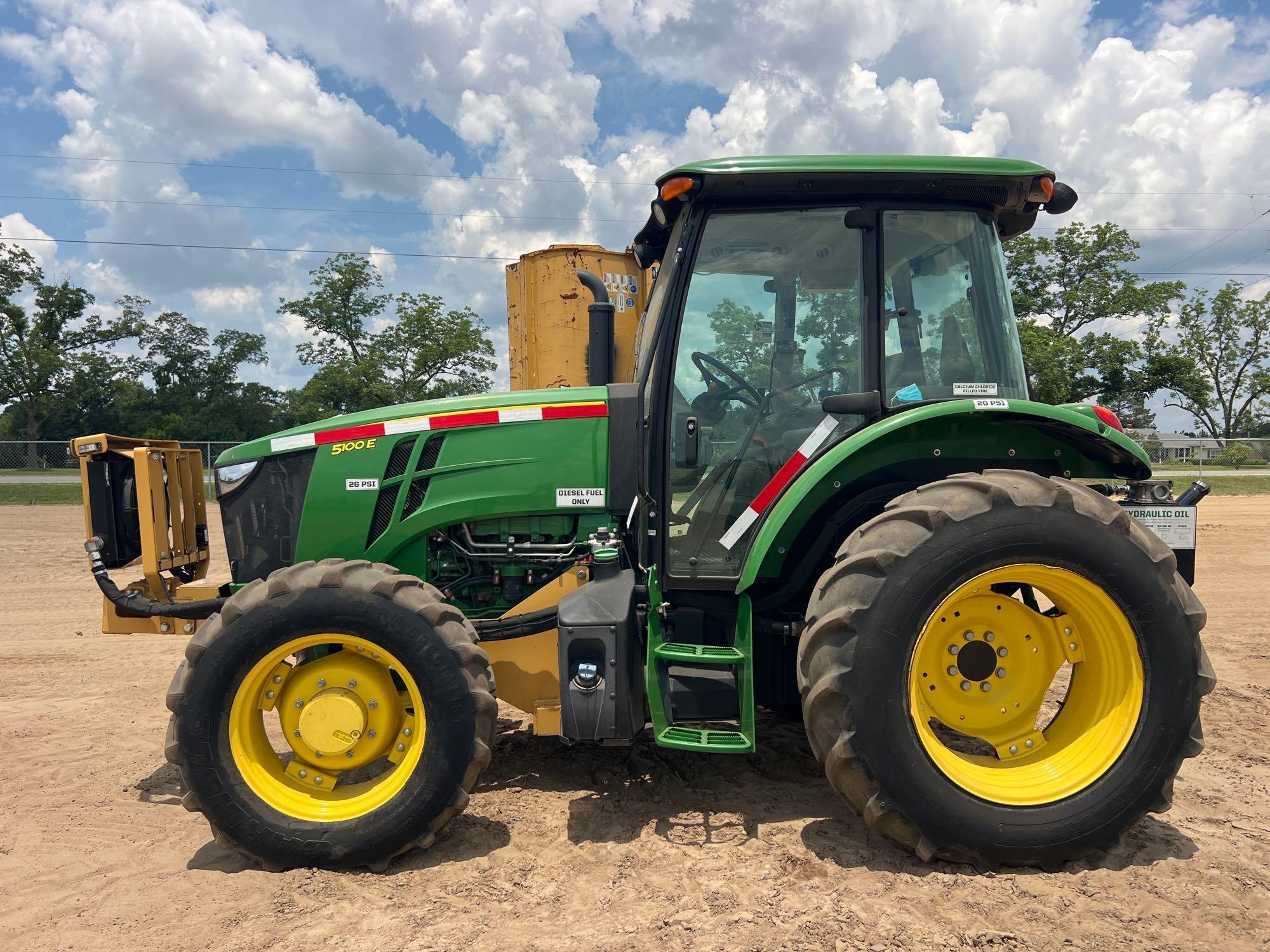  John Deere 5100E