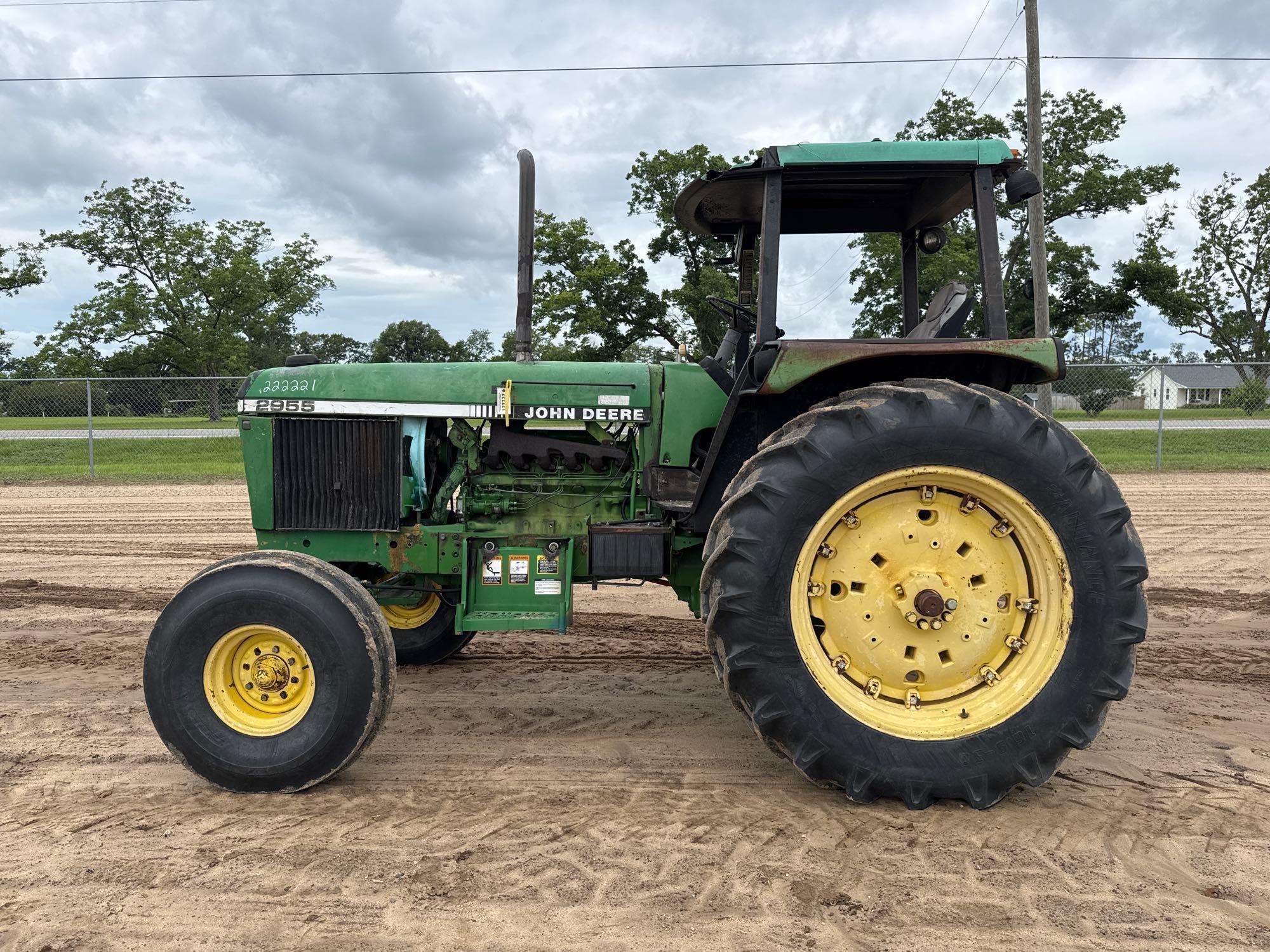 Photo of a  John Deere 2955