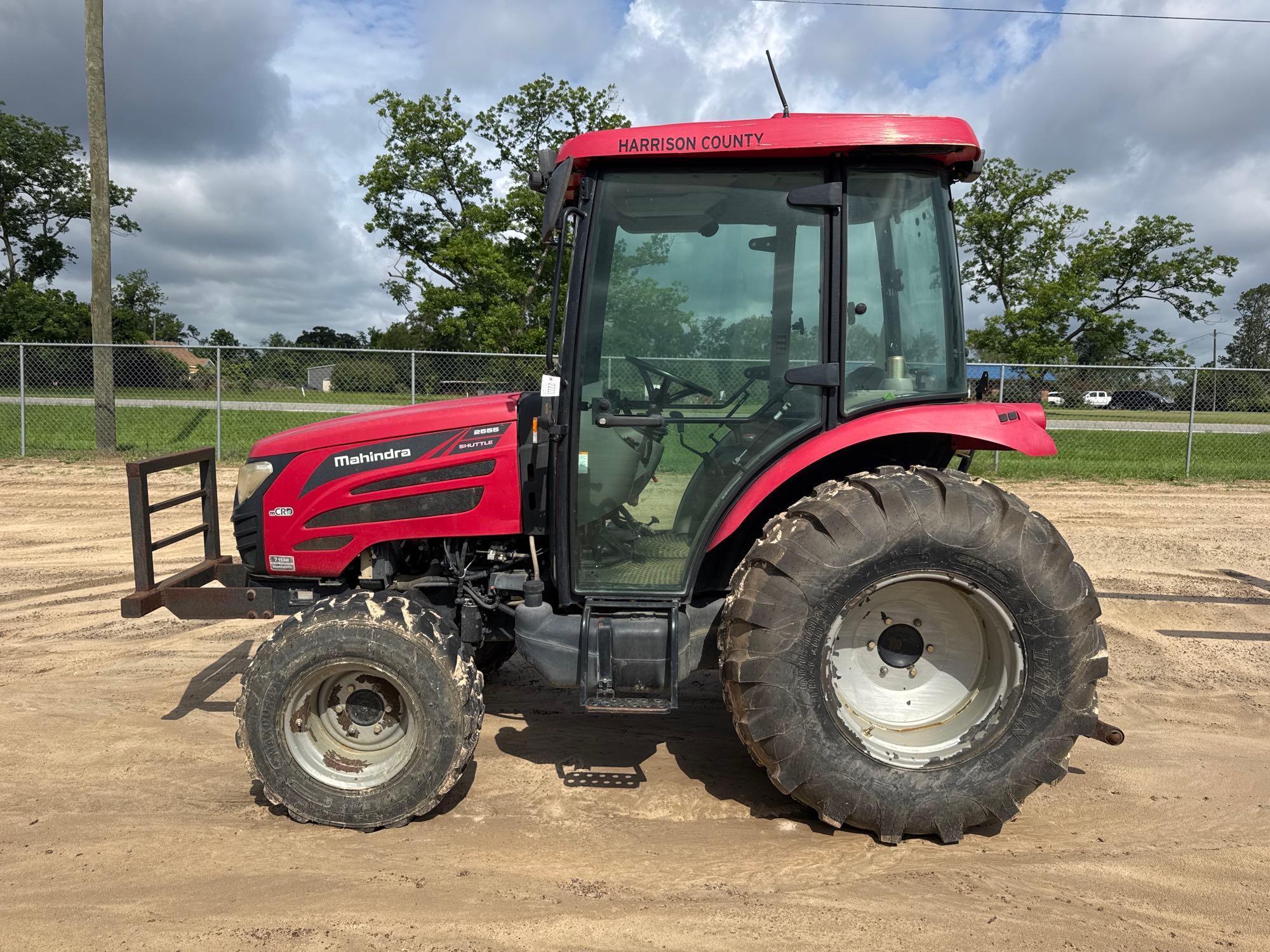 MAHINDRA 2555 SHUTTLE TRACTOR
