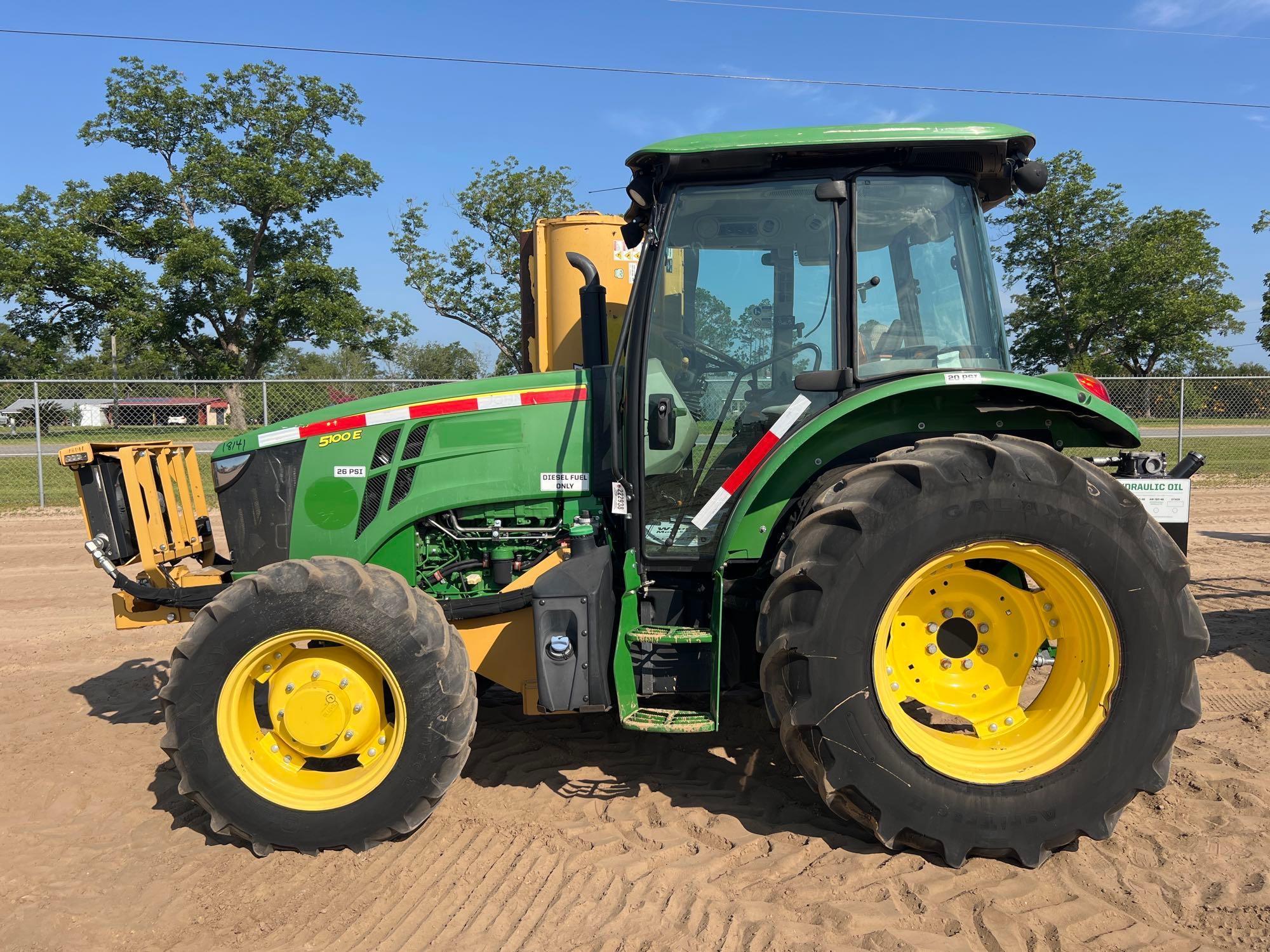 Photo of a  John Deere 5100E