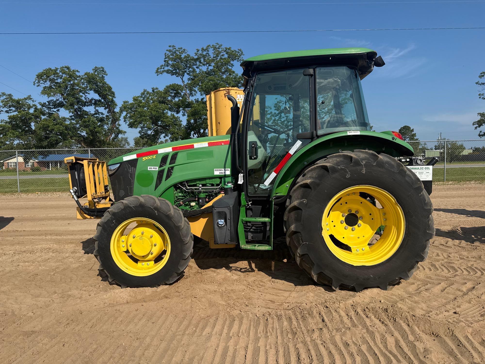 Photo of a  John Deere 5100E