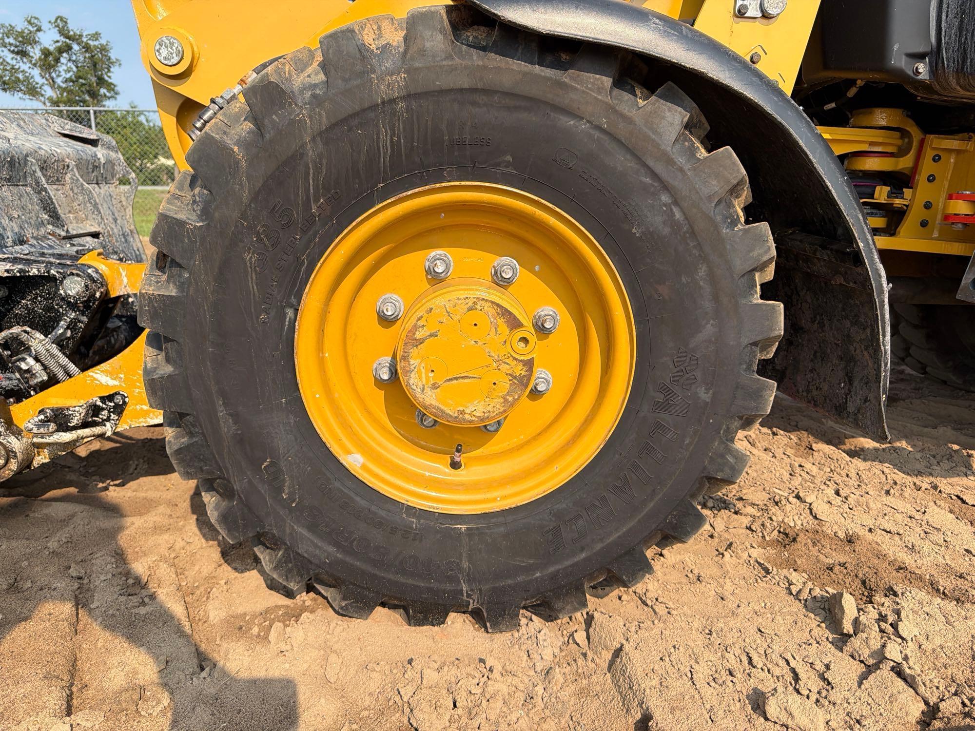 2020 Caterpillar 906