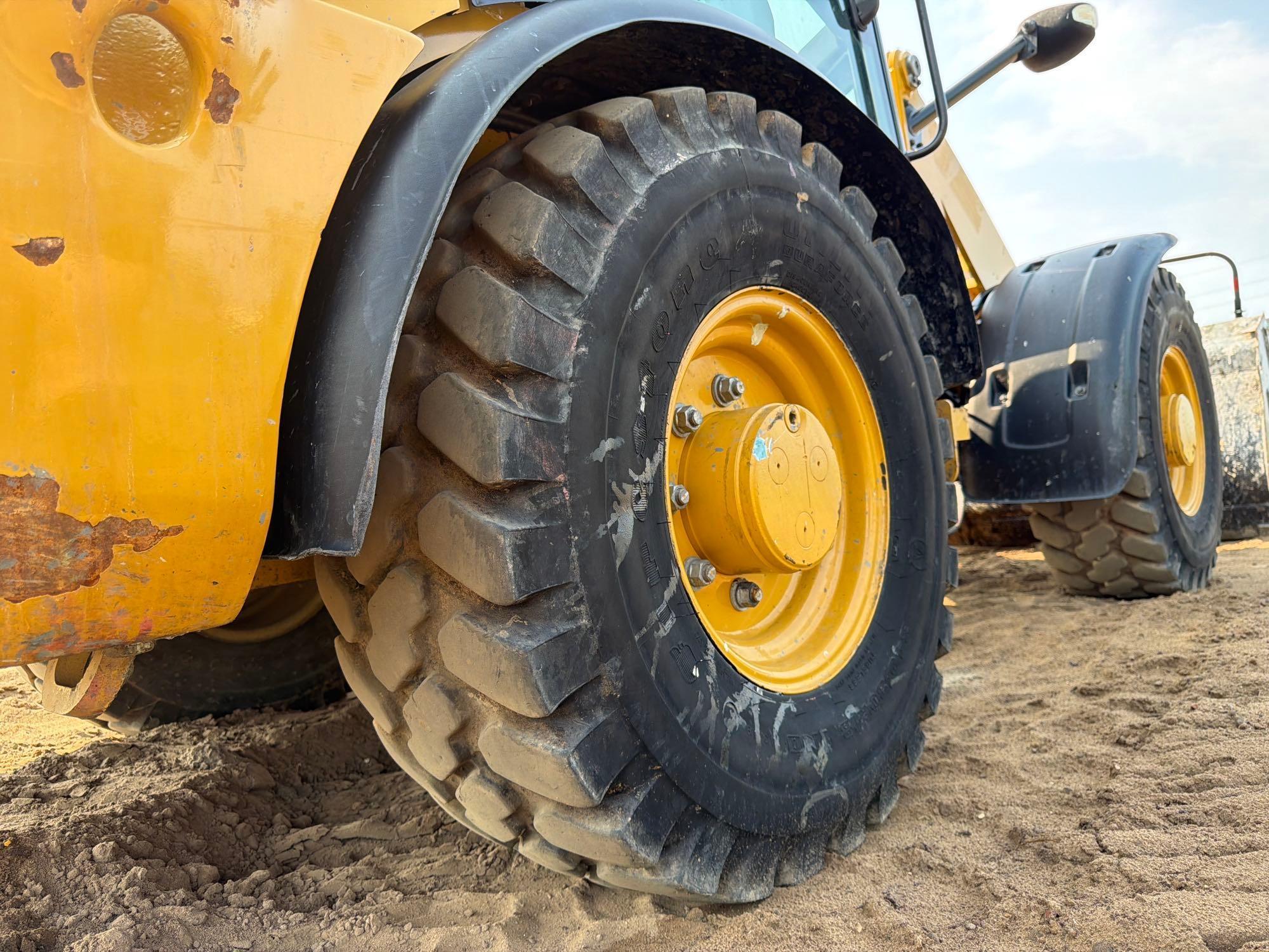 2020 Caterpillar 906