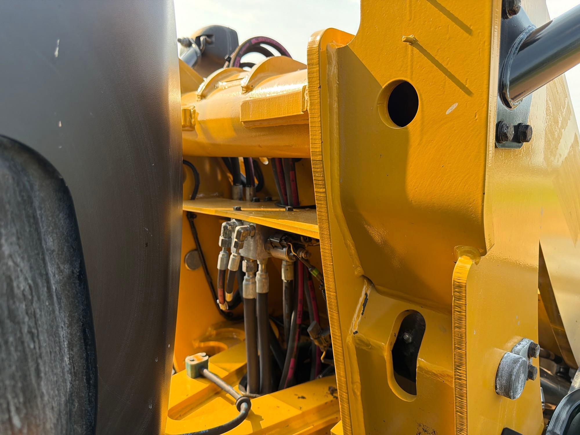 2020 Caterpillar 906