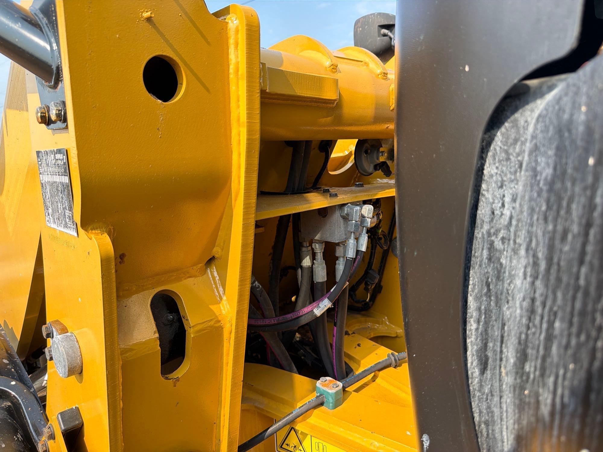 2020 Caterpillar 906