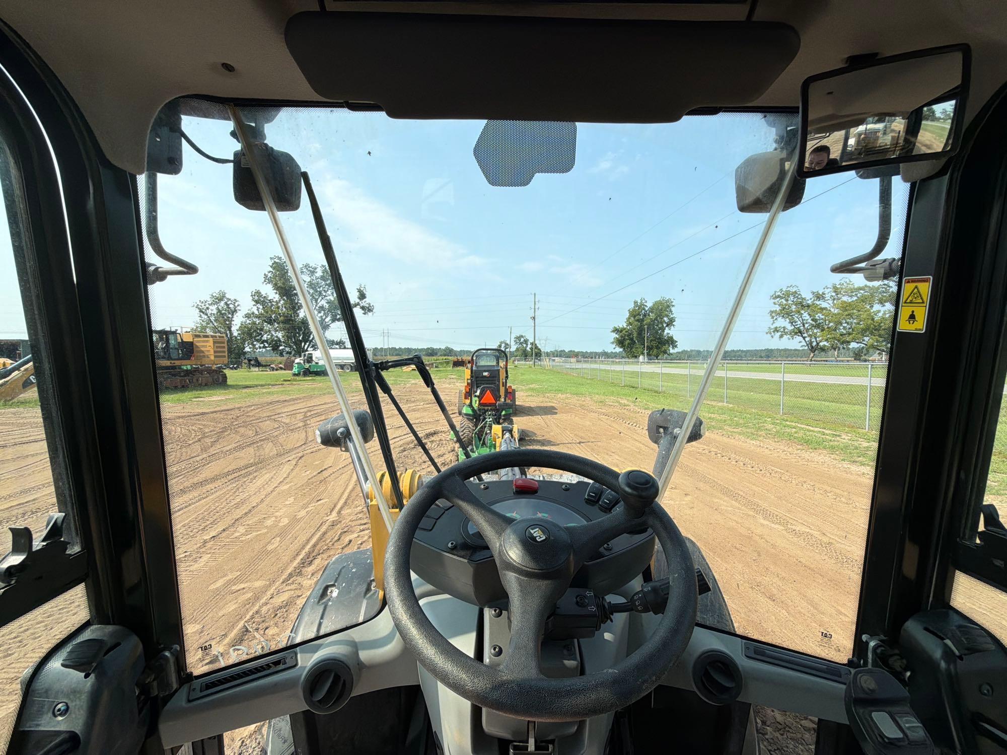 2020 Caterpillar 906