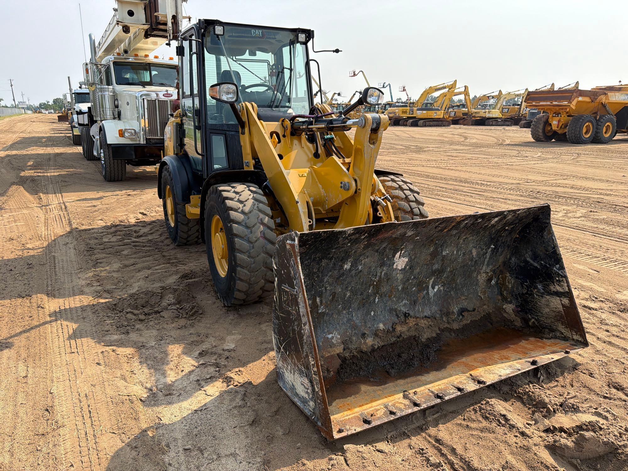 2020 Caterpillar 906