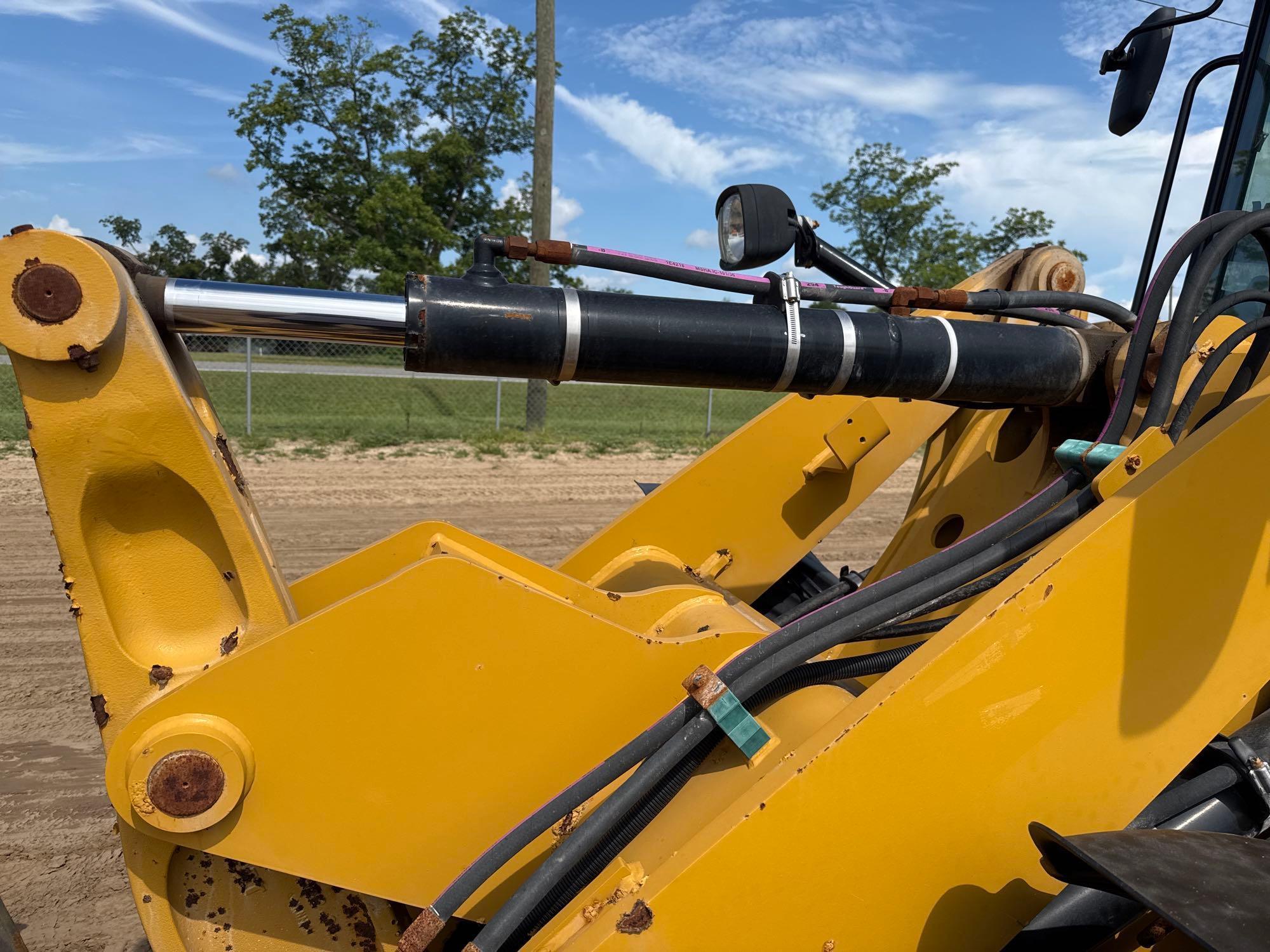 2021 Caterpillar 906